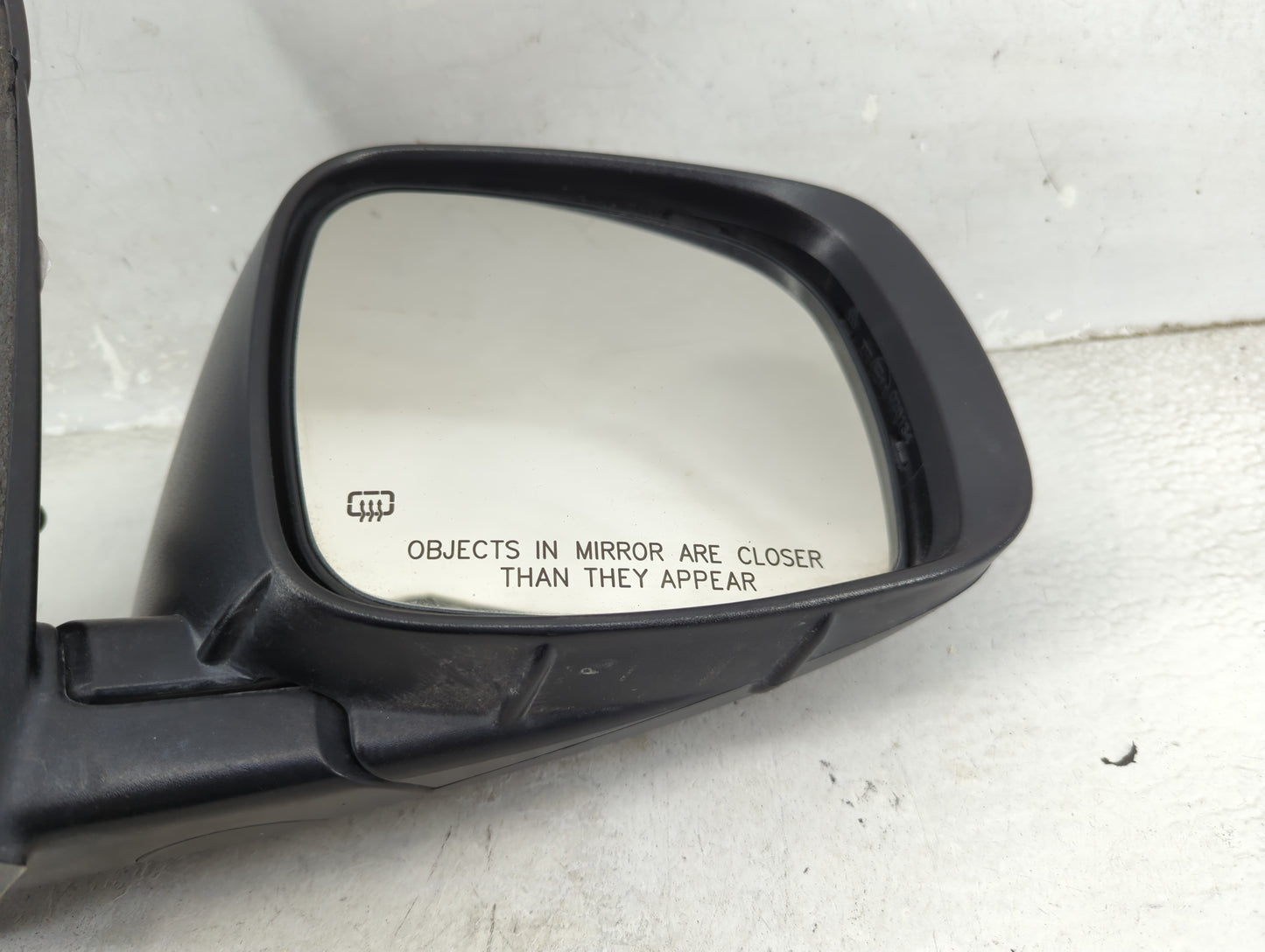 2011-2016 Chrysler Town & Country Passenger Side View Mirror - Right Door Mirror OEM Used - Oemusedautoparts1.com