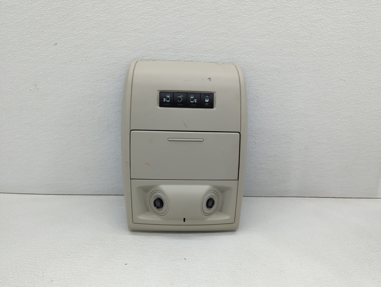 2011 Chrysler Town & Country Overhead Roof Console - Oemusedautoparts1.com
