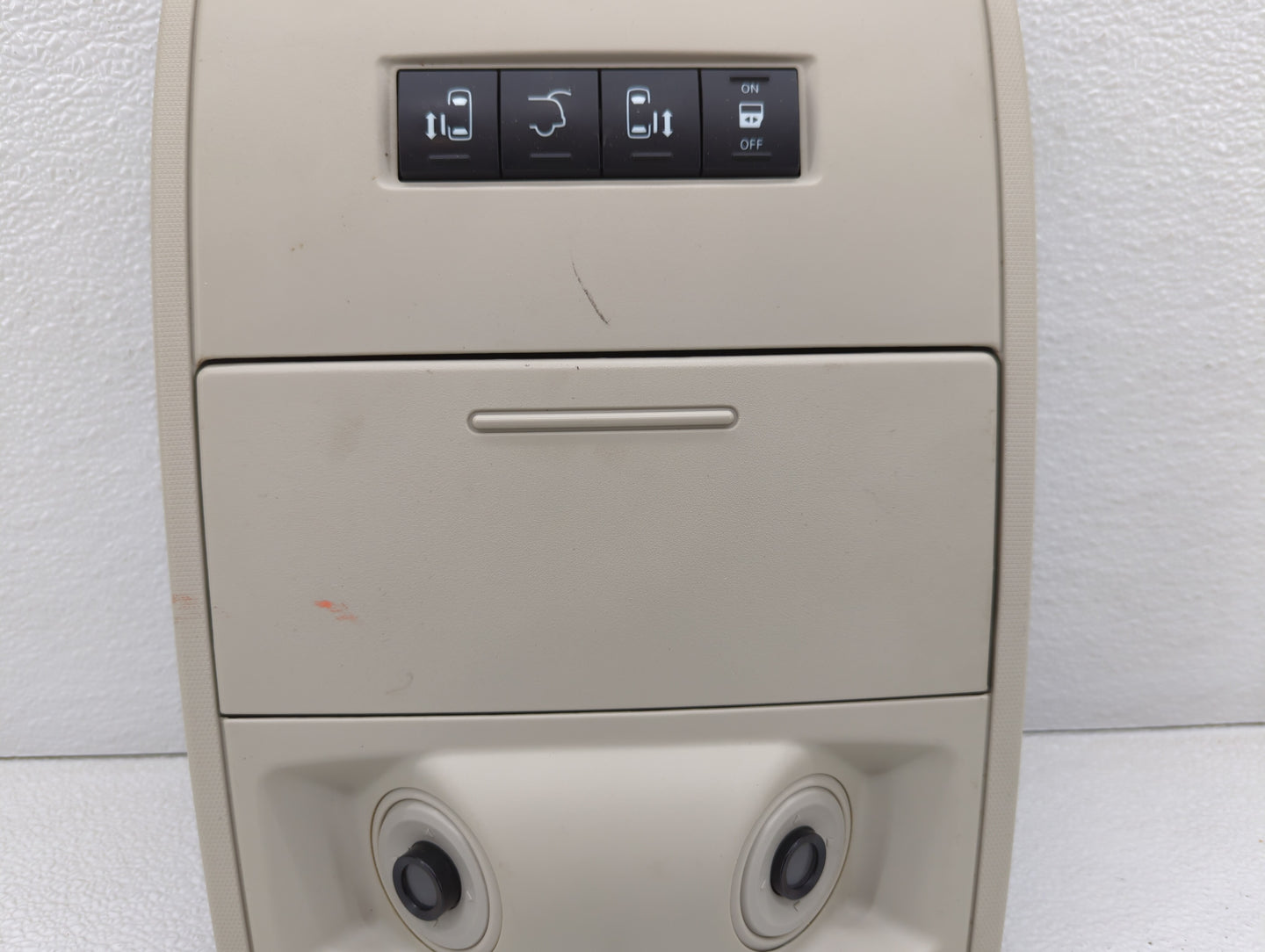 2011 Chrysler Town & Country Overhead Roof Console - Oemusedautoparts1.com