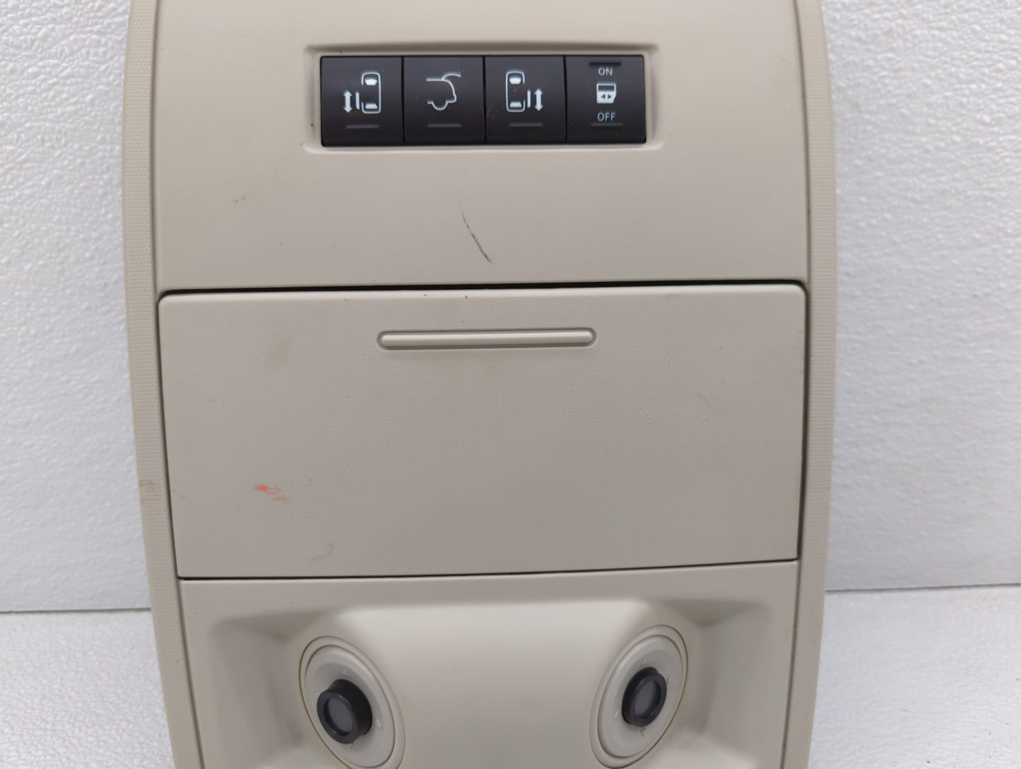 2011 Chrysler Town & Country Overhead Roof Console - Oemusedautoparts1.com