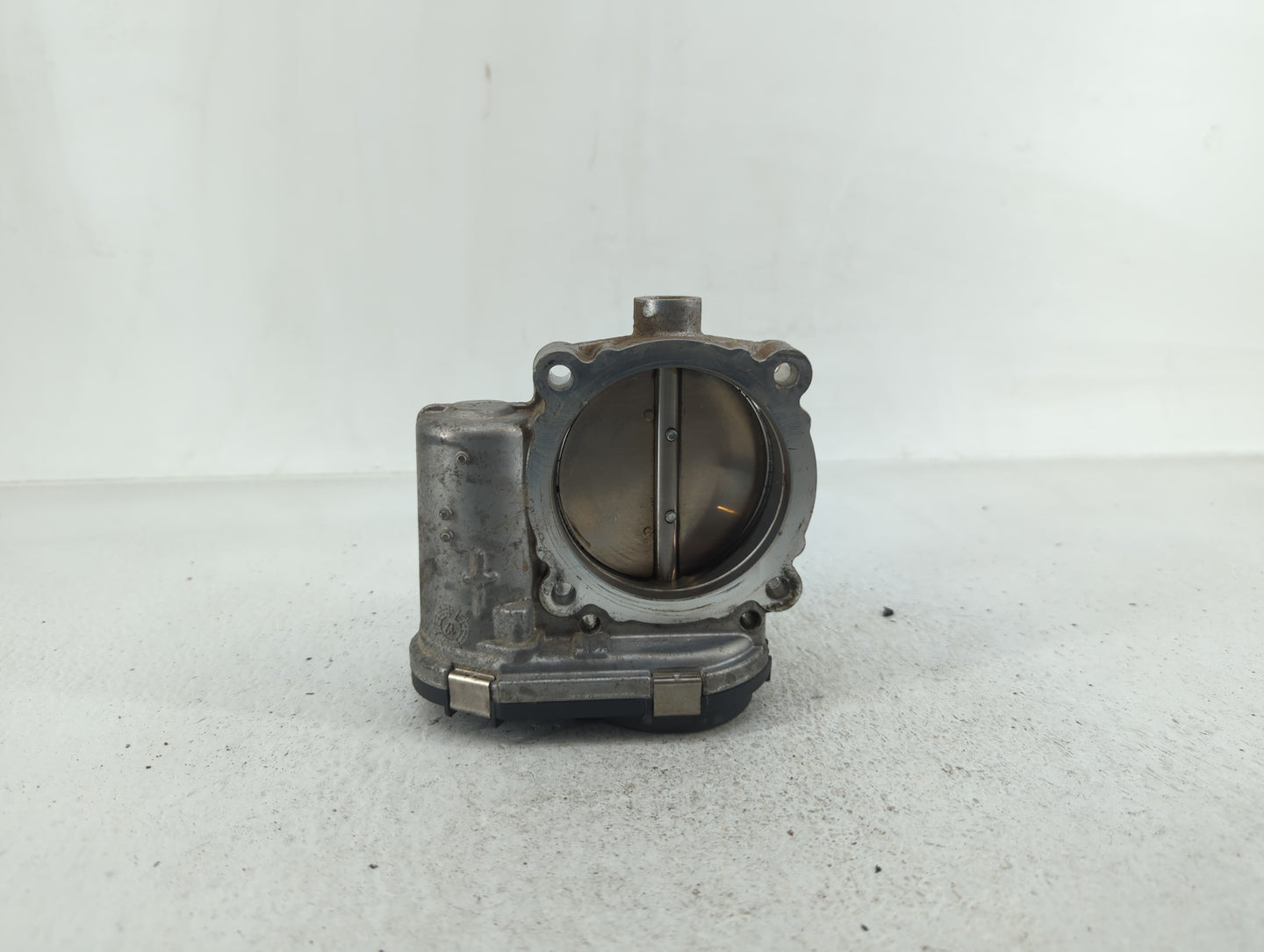 2011-2016 Chrysler Town & Country Throttle Body P/N:05184349AE 05184349AC Fits OEM Used Auto Parts - Oemusedautoparts1.com
