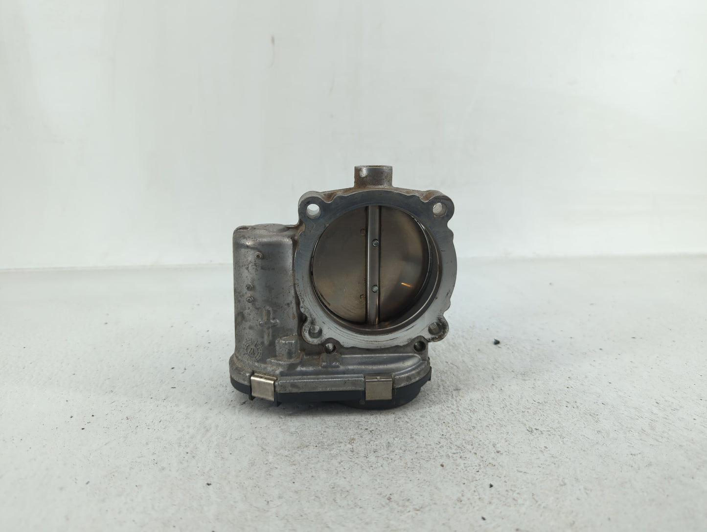 2011-2016 Chrysler Town & Country Throttle Body P/N:05184349AE 05184349AC Fits OEM Used Auto Parts - Oemusedautoparts1.com