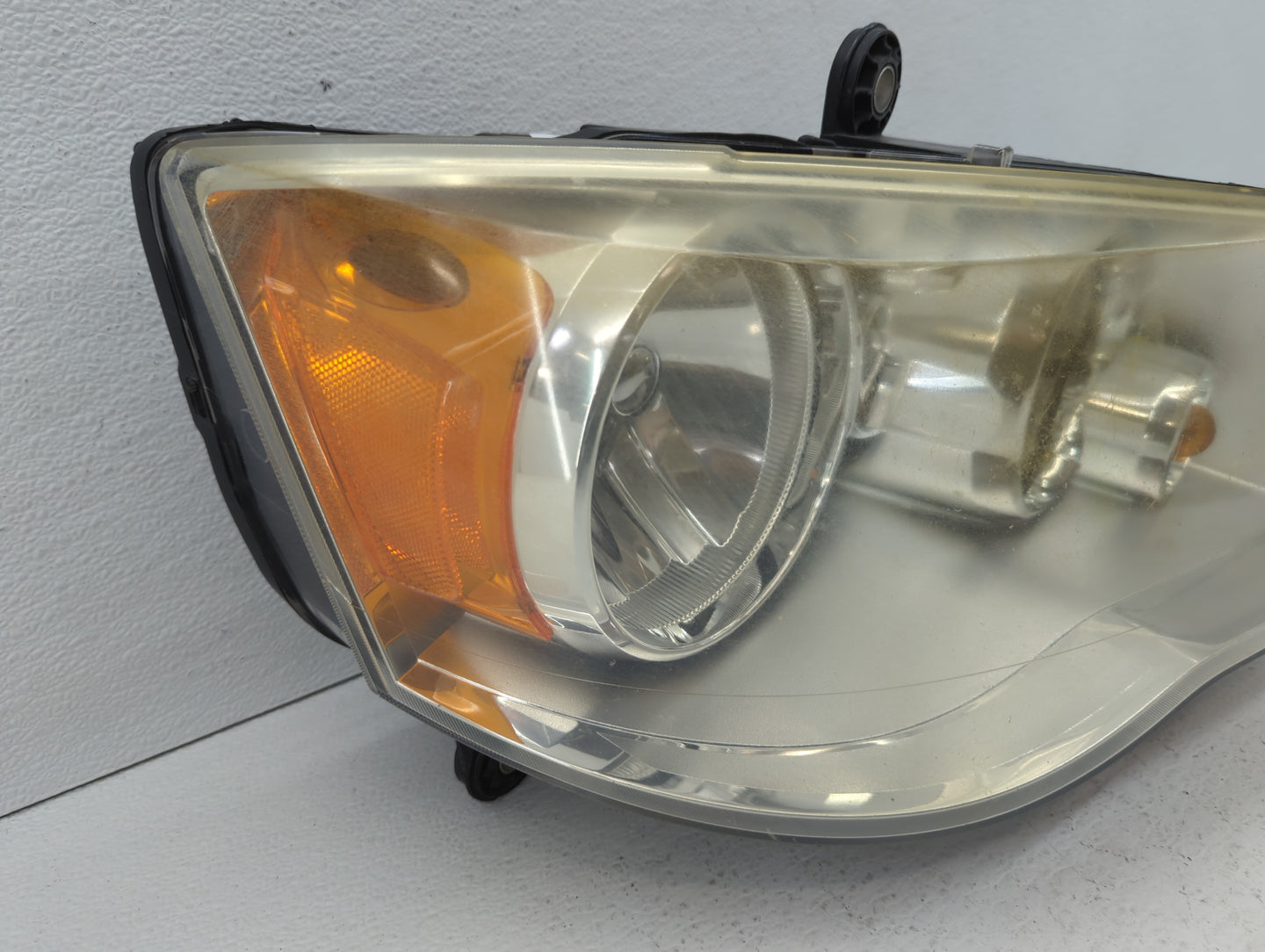 2011 Town & Country Passenger Right Oem Head Light Headlight Lamp - Oemusedautoparts1.com