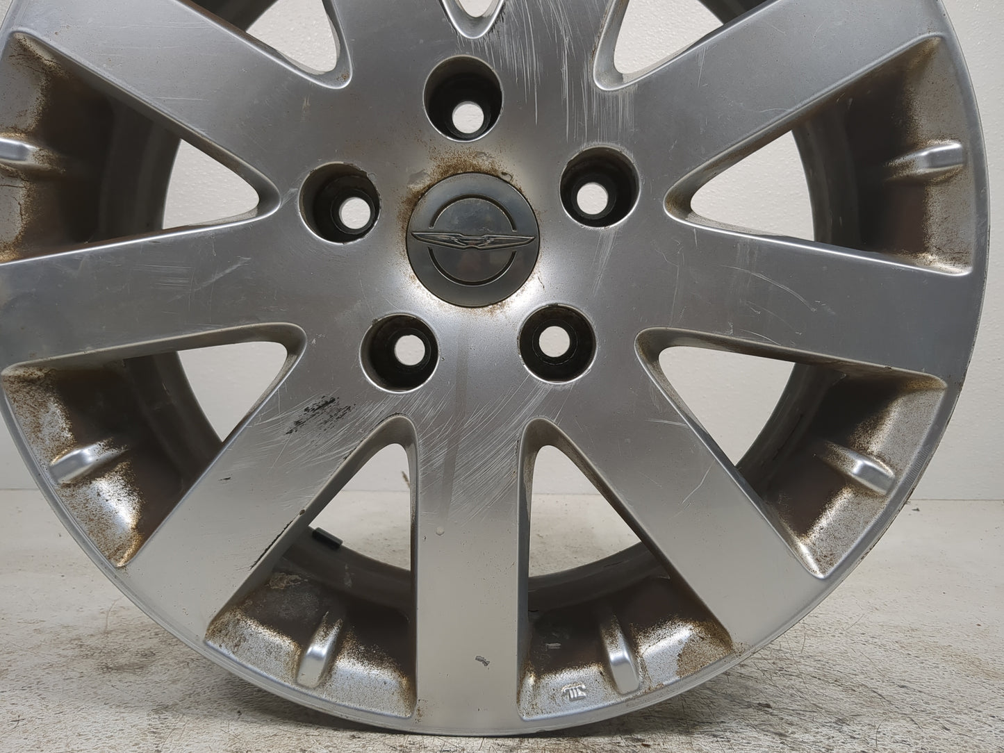 2011 Chrysler Town & Country Oem Wheel Rim Silver - Oemusedautoparts1.com