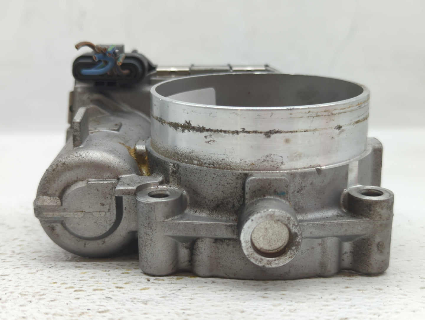 2011-2016 Chrysler Town & Country Throttle Body P/N:05184349AC Fits OEM Used Auto Parts - Oemusedautoparts1.com