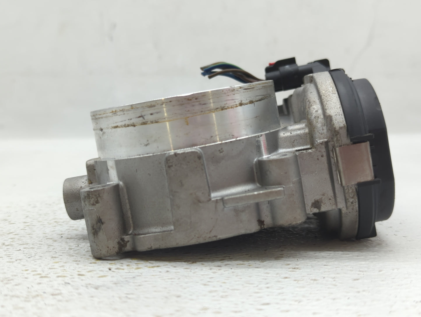 2011-2016 Chrysler Town & Country Throttle Body P/N:05184349AC Fits OEM Used Auto Parts - Oemusedautoparts1.com