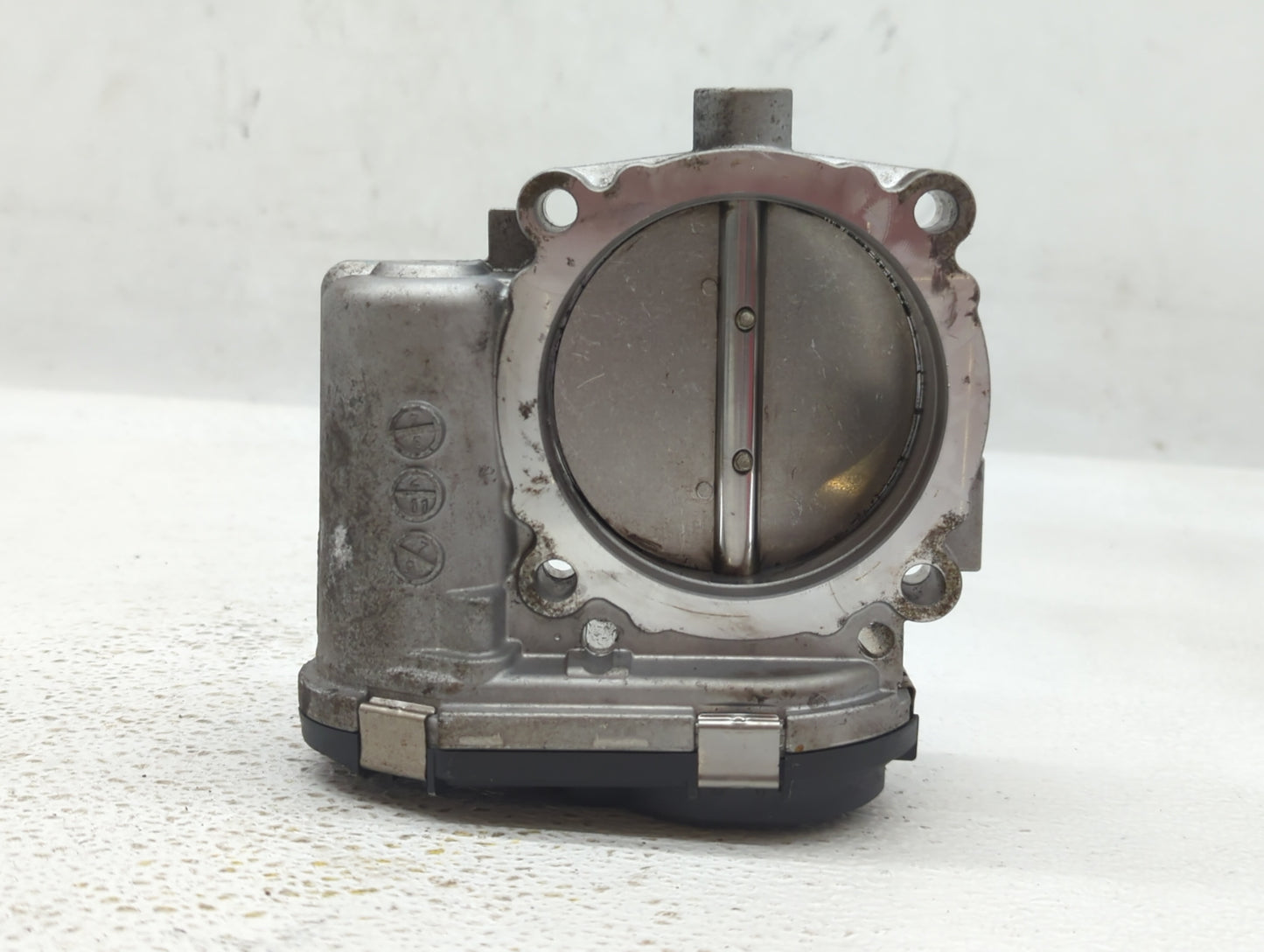 2011-2016 Chrysler Town & Country Throttle Body P/N:05184349AC Fits OEM Used Auto Parts - Oemusedautoparts1.com