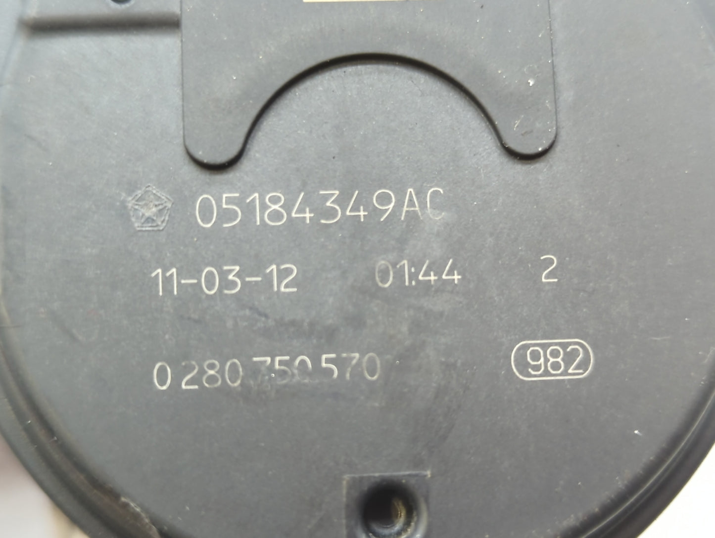 2011-2016 Chrysler Town & Country Throttle Body P/N:05184349AC Fits OEM Used Auto Parts - Oemusedautoparts1.com