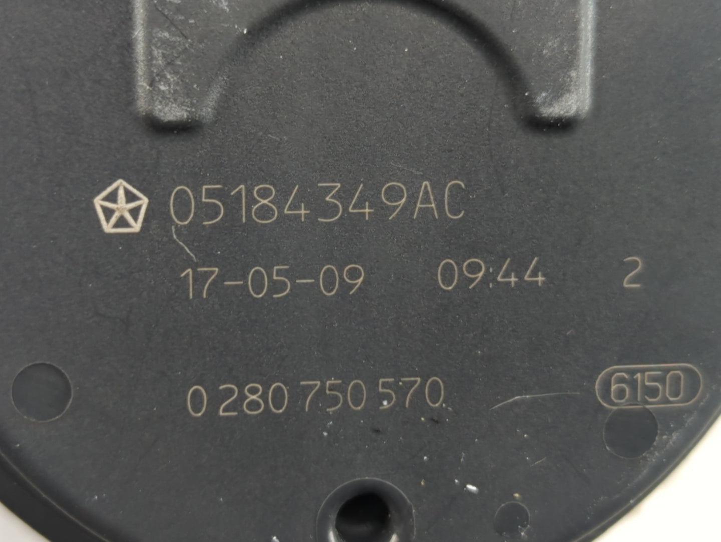 2011-2016 Chrysler Town & Country Throttle Body P/N:05184349AC Fits OEM Used Auto Parts - Oemusedautoparts1.com