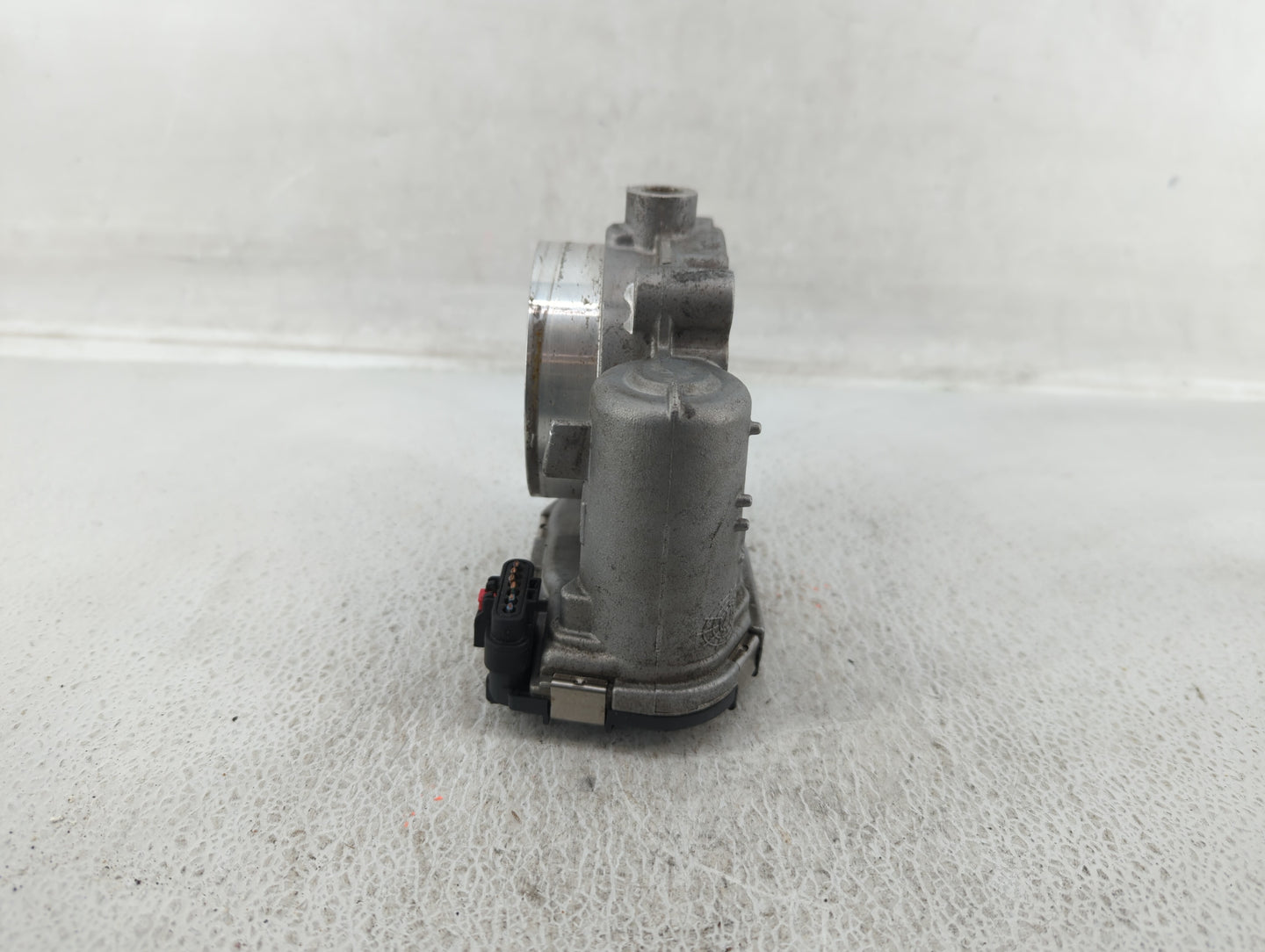 2011-2016 Chrysler Town & Country Throttle Body P/N:05184349AE 05184349AC Fits OEM Used Auto Parts - Oemusedautoparts1.com