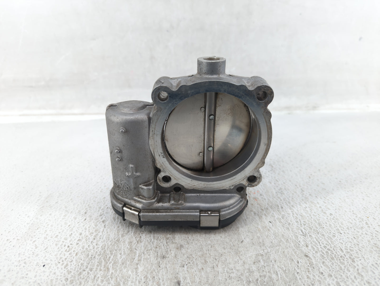 2011-2016 Chrysler Town & Country Throttle Body P/N:05184349AE 05184349AC Fits OEM Used Auto Parts - Oemusedautoparts1.com