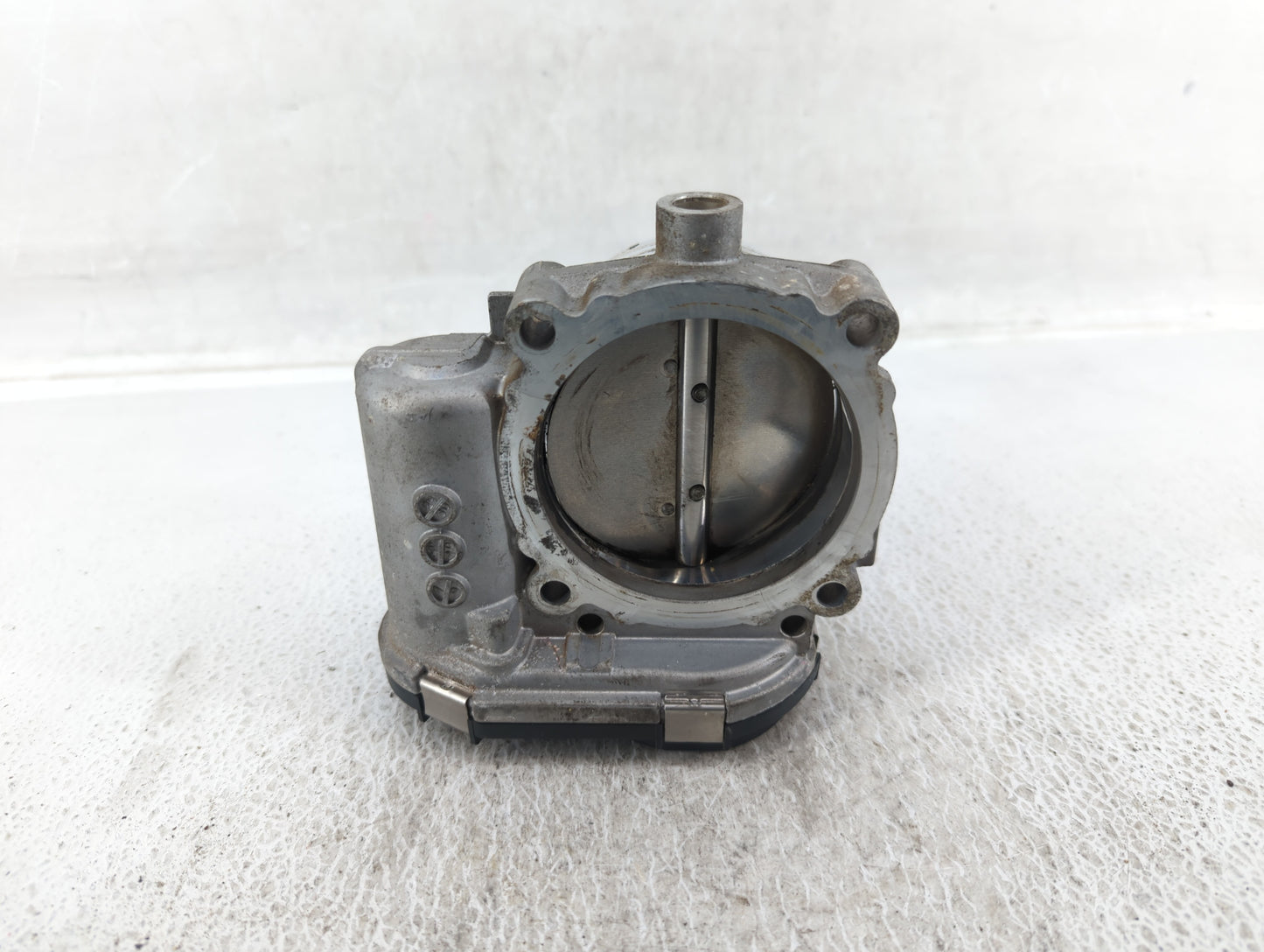 2011-2016 Chrysler Town & Country Throttle Body P/N:05184349AC Fits OEM Used Auto Parts - Oemusedautoparts1.com