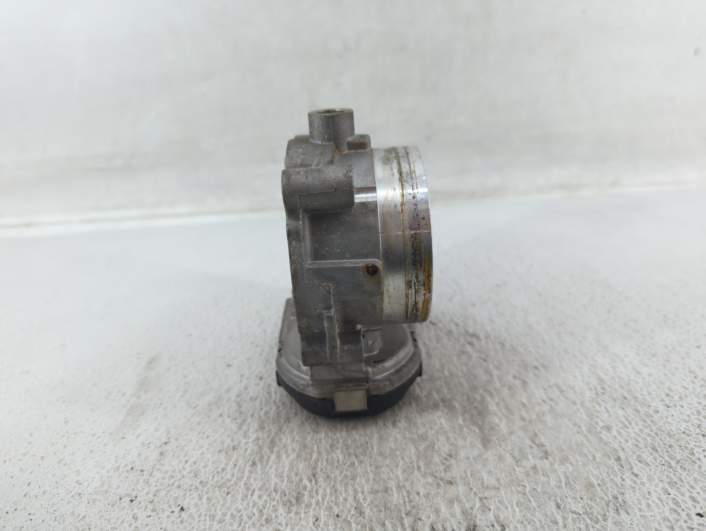 2011-2016 Chrysler Town & Country Throttle Body P/N:05184349AC Fits OEM Used Auto Parts - Oemusedautoparts1.com