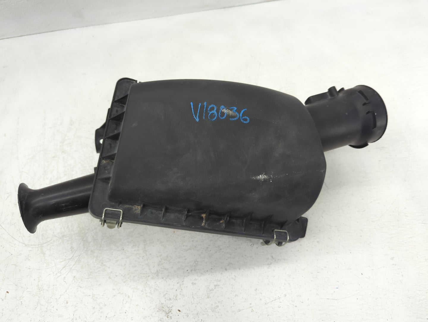 Chrysler Town & Country Air Cleaner Intake-duct Hose Tube - Oemusedautoparts1.com