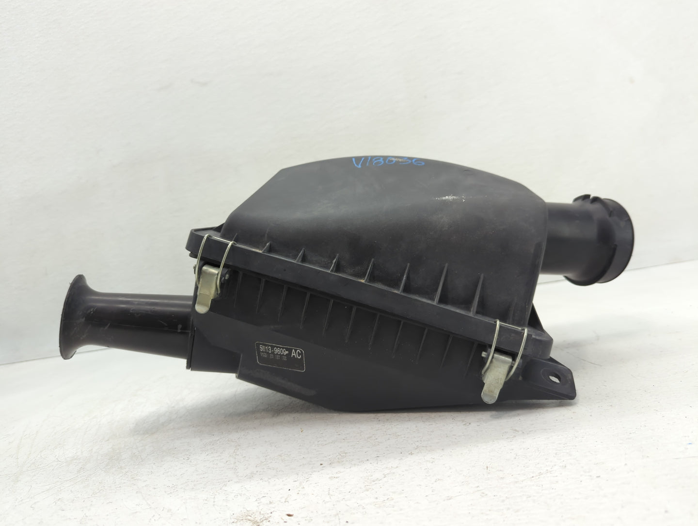Chrysler Town & Country Air Cleaner Intake-duct Hose Tube - Oemusedautoparts1.com