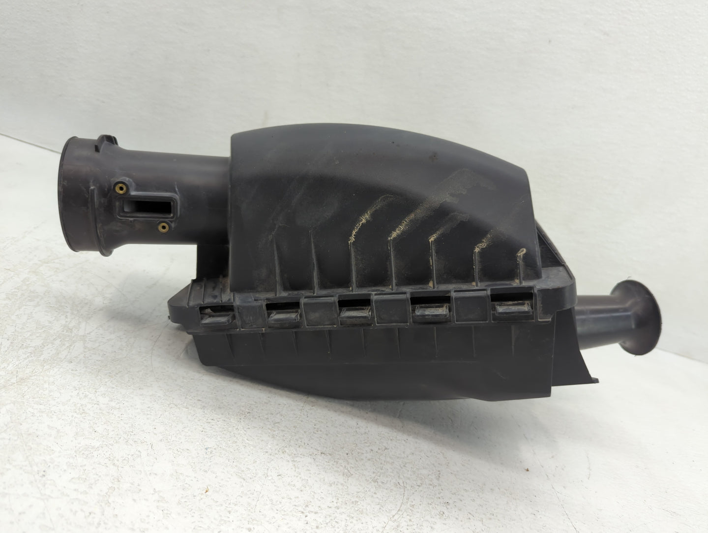 Chrysler Town & Country Air Cleaner Intake-duct Hose Tube - Oemusedautoparts1.com