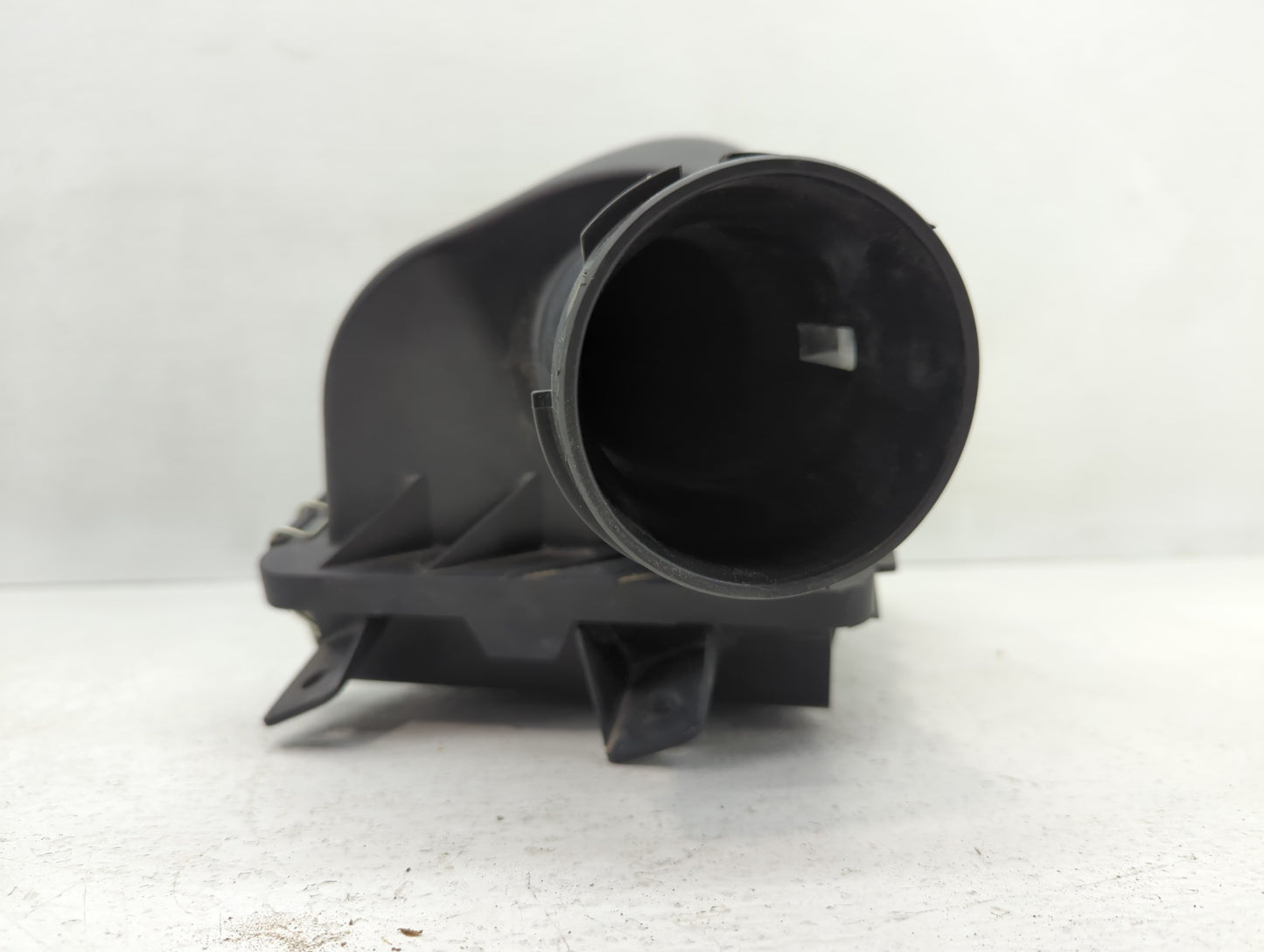 Chrysler Town & Country Air Cleaner Intake-duct Hose Tube - Oemusedautoparts1.com