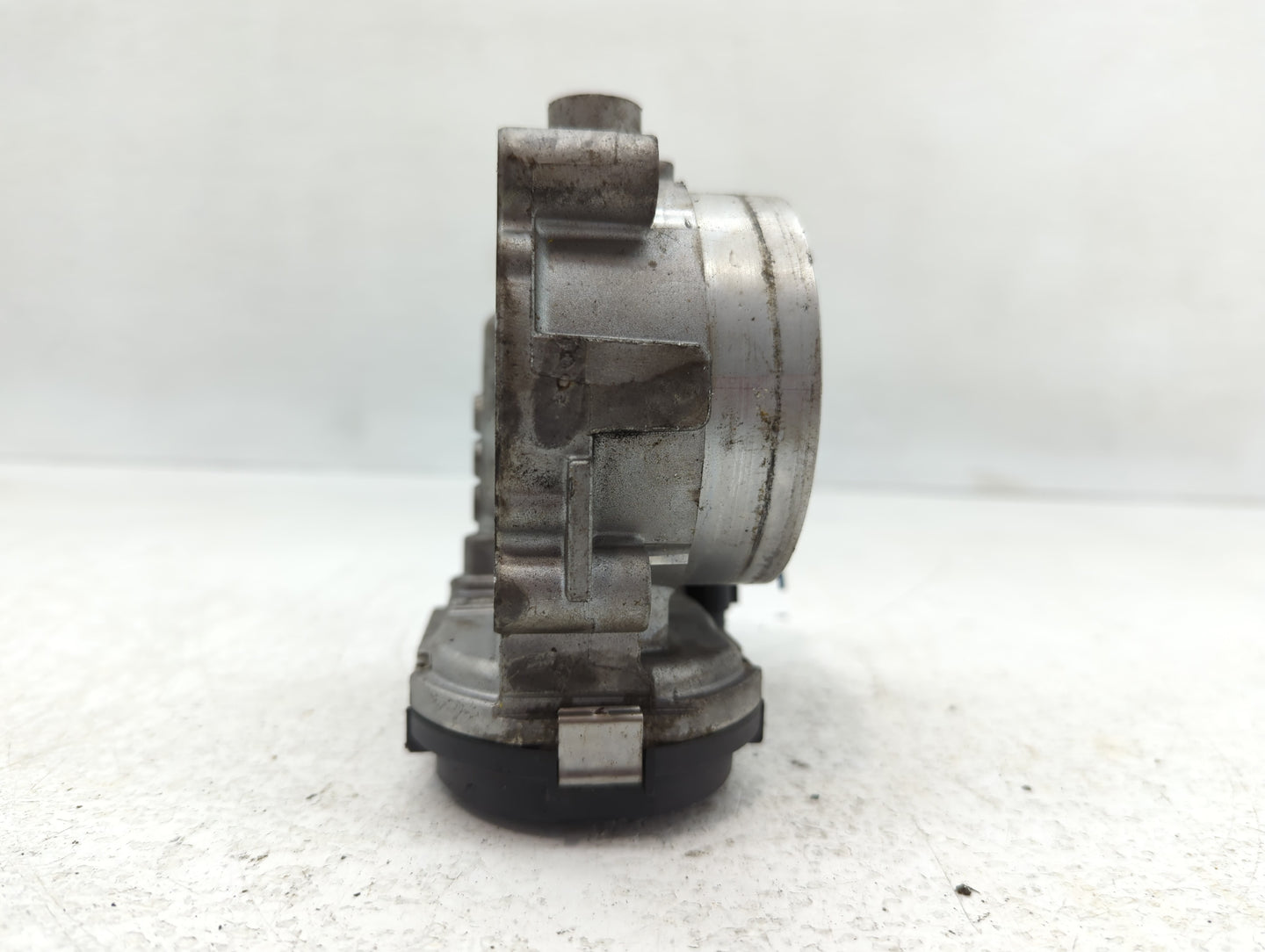 2011-2016 Chrysler Town & Country Throttle Body P/N:0 280 750 570 05184349AC Fits OEM Used Auto Parts - Oemusedautoparts1.co