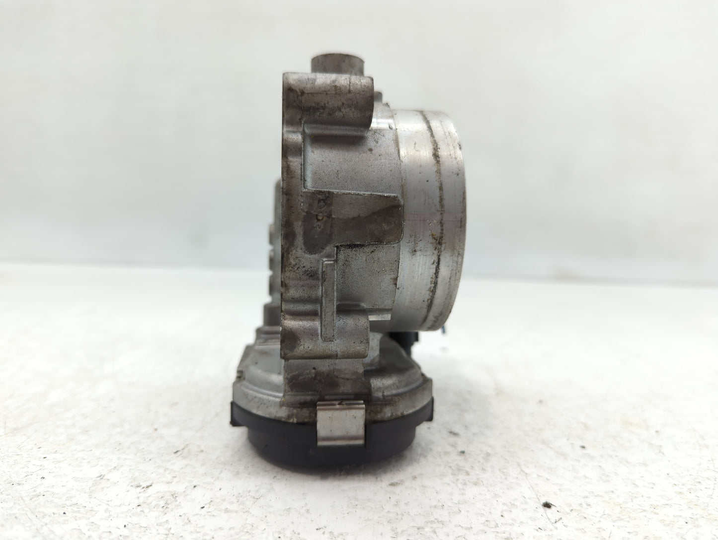 2011-2016 Chrysler Town & Country Throttle Body P/N:0 280 750 570 05184349AC Fits OEM Used Auto Parts - Oemusedautoparts1.co