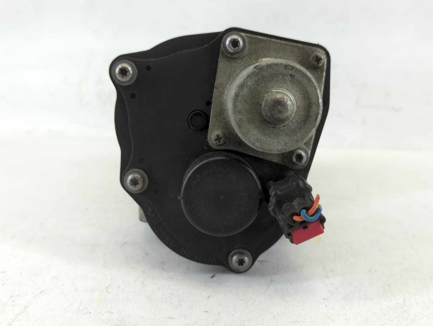 2011 Chrysler Town & Country Throttle Body P/N:102610 2 9W7E-CA Fits OEM Used Auto Parts - Oemusedautoparts1.com