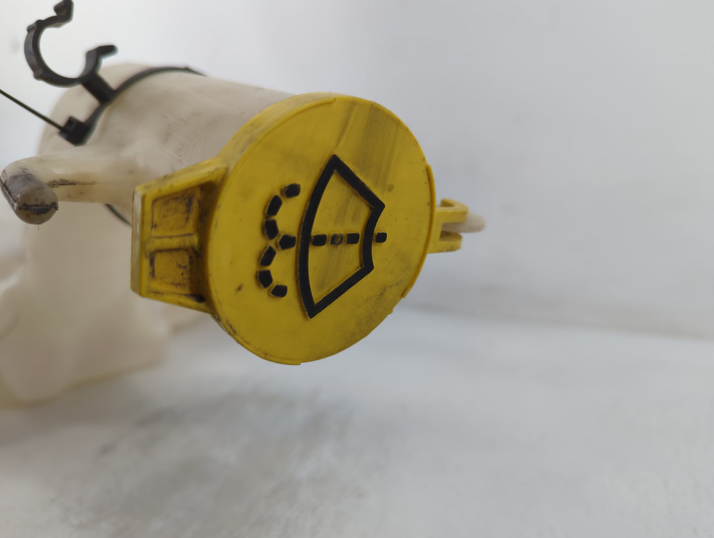 2011 Chrysler Town & Country Windshield Washer Fluid Reservoir Bottle Oem - Oemusedautoparts1.com