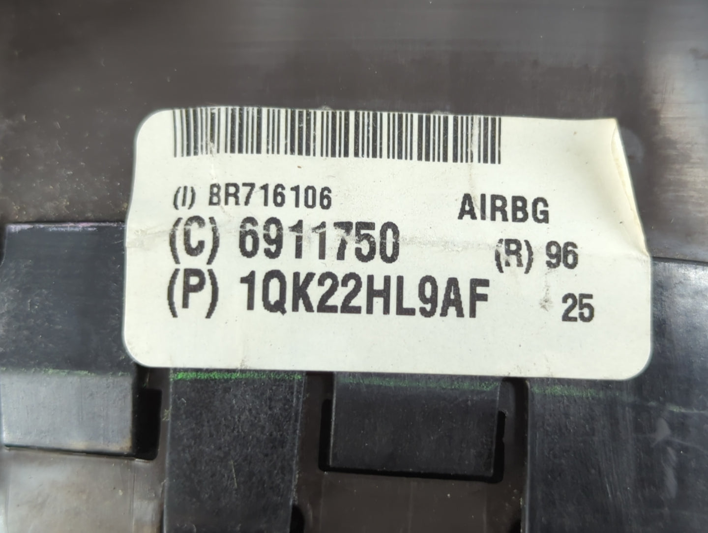 2011-2012 Chrysler Town & Country Air Bag Driver Left Steering Wheel Mounted P/N:6911750 1QK22HL9AF Fits Fits 2011 2012 OEM 