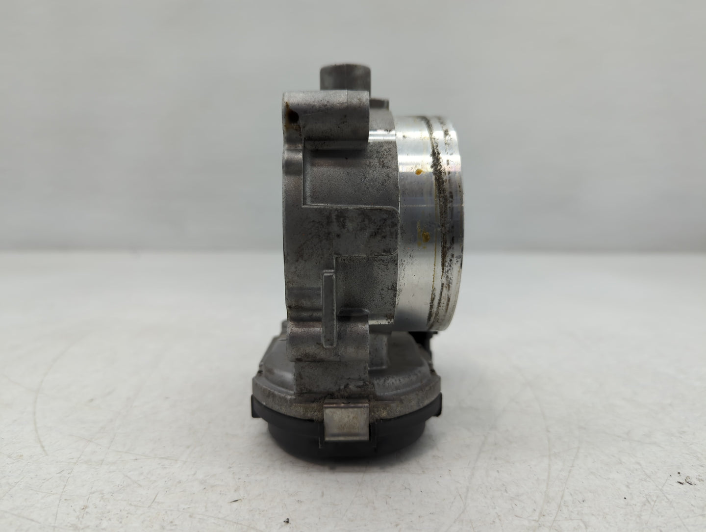 2011-2016 Chrysler Town & Country Throttle Body P/N:0 280 750 570 05184349AC Fits OEM Used Auto Parts - Oemusedautoparts1.co