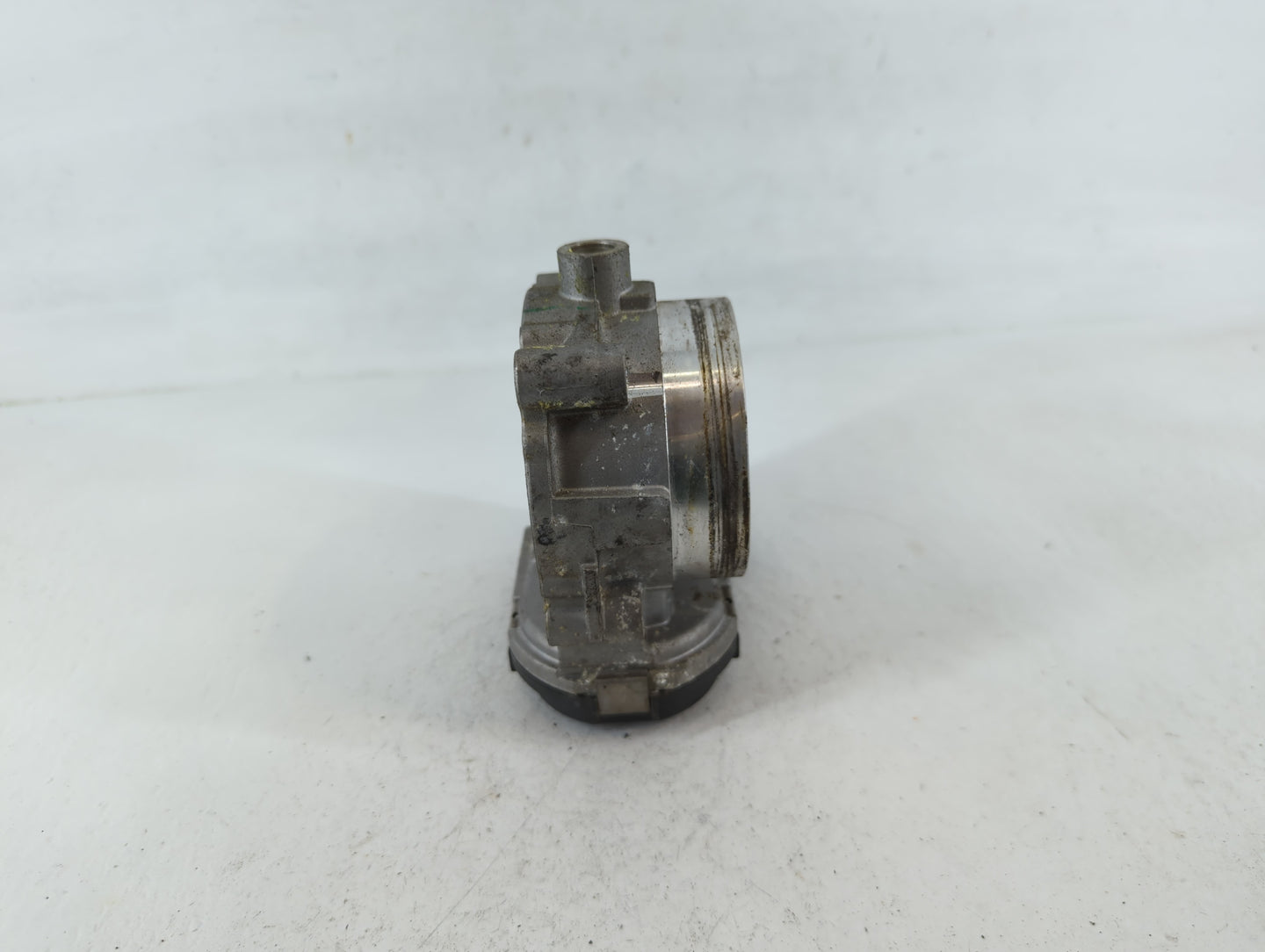 2011-2016 Chrysler Town & Country Throttle Body P/N:0 280 750 570 05184349AC Fits OEM Used Auto Parts - Oemusedautoparts1.co