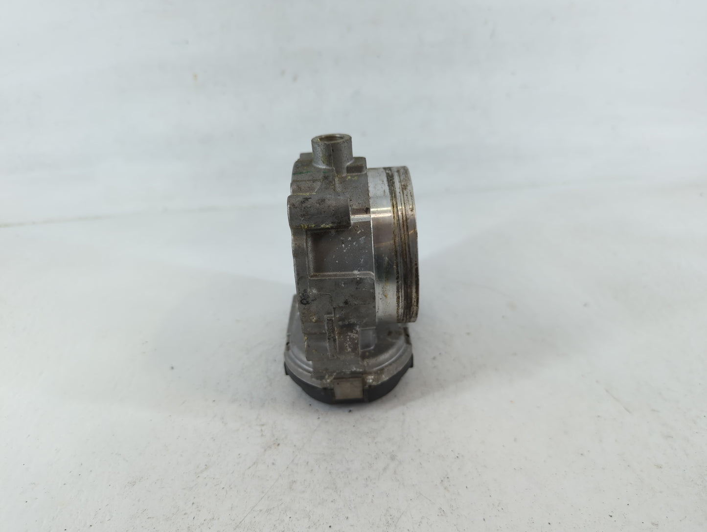 2011-2016 Chrysler Town & Country Throttle Body P/N:0 280 750 570 05184349AC Fits OEM Used Auto Parts - Oemusedautoparts1.co
