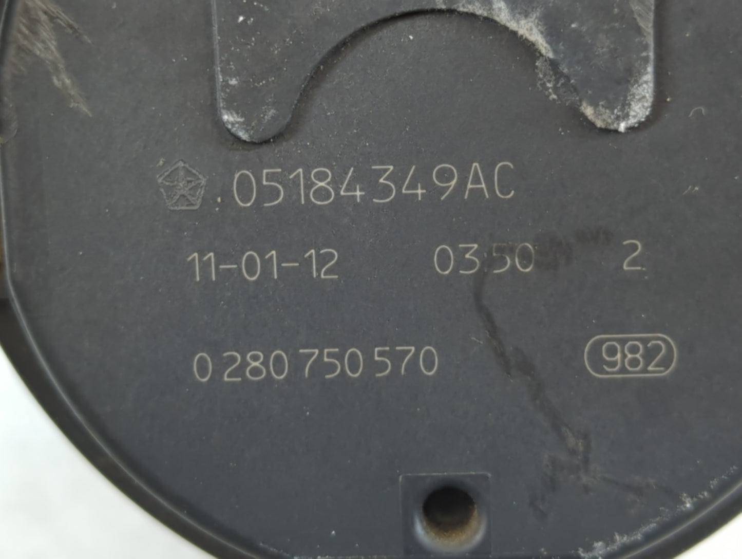 2011-2016 Chrysler Town & Country Throttle Body P/N:0 280 750 570 05184349AC Fits OEM Used Auto Parts - Oemusedautoparts1.co
