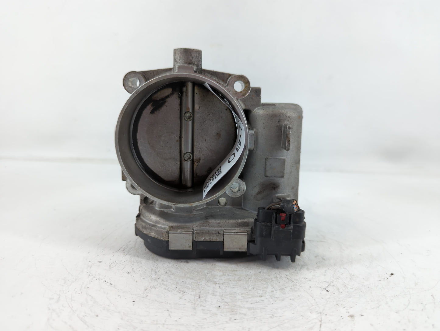 2011-2016 Chrysler Town & Country Throttle Body P/N:05184349AC Fits OEM Used Auto Parts - Oemusedautoparts1.com