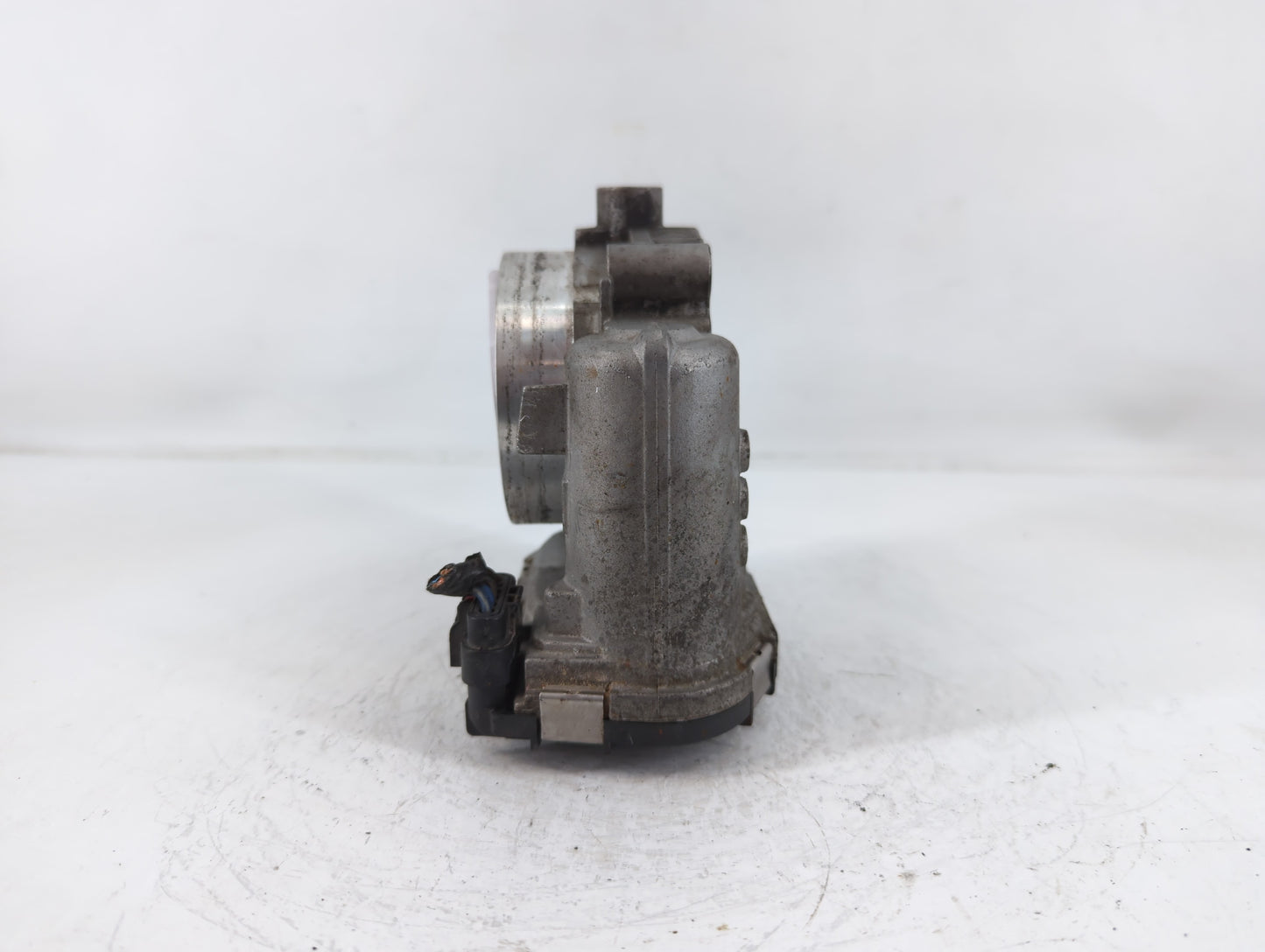 2011-2016 Chrysler Town & Country Throttle Body P/N:05184349AC Fits OEM Used Auto Parts - Oemusedautoparts1.com