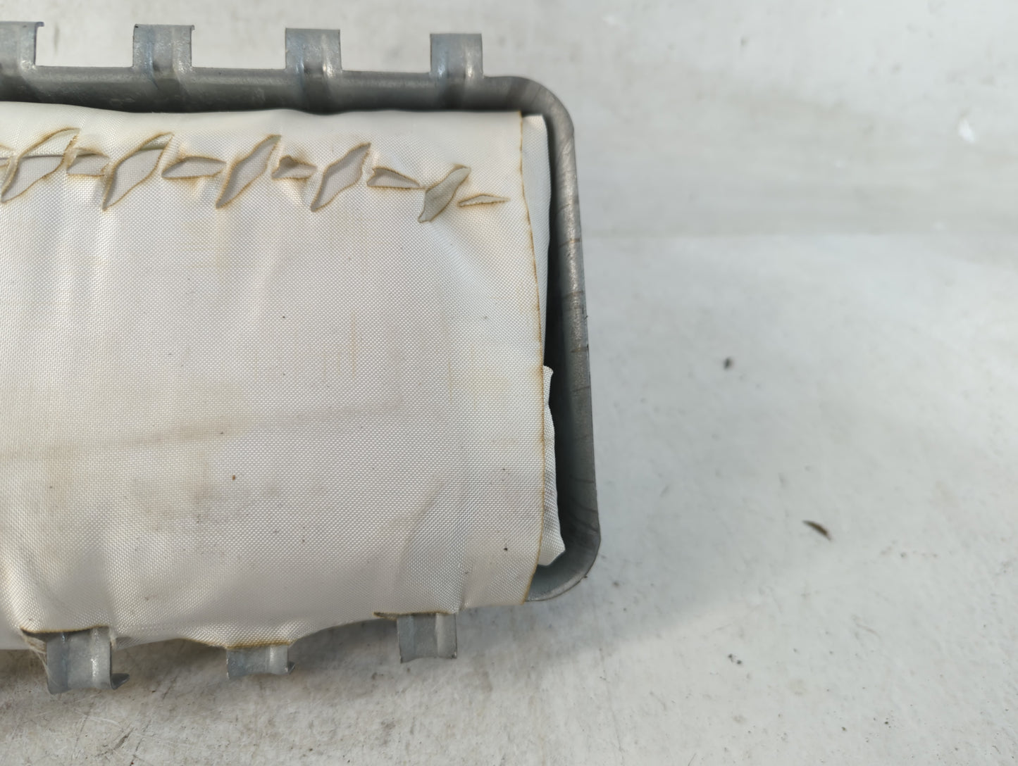 2014 Chrysler Town & Country Air Bag Driver Left Steering Wheel Mounted - Oemusedautoparts1.com