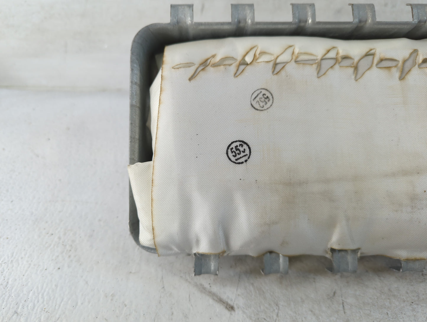 2014 Chrysler Town & Country Air Bag Driver Left Steering Wheel Mounted - Oemusedautoparts1.com