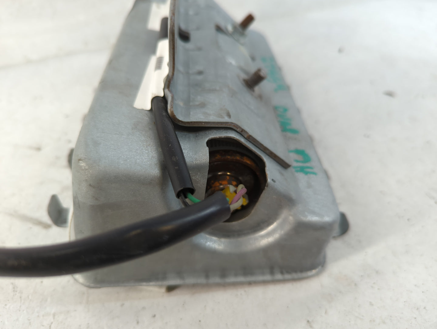 2014 Chrysler Town & Country Air Bag Driver Left Steering Wheel Mounted - Oemusedautoparts1.com