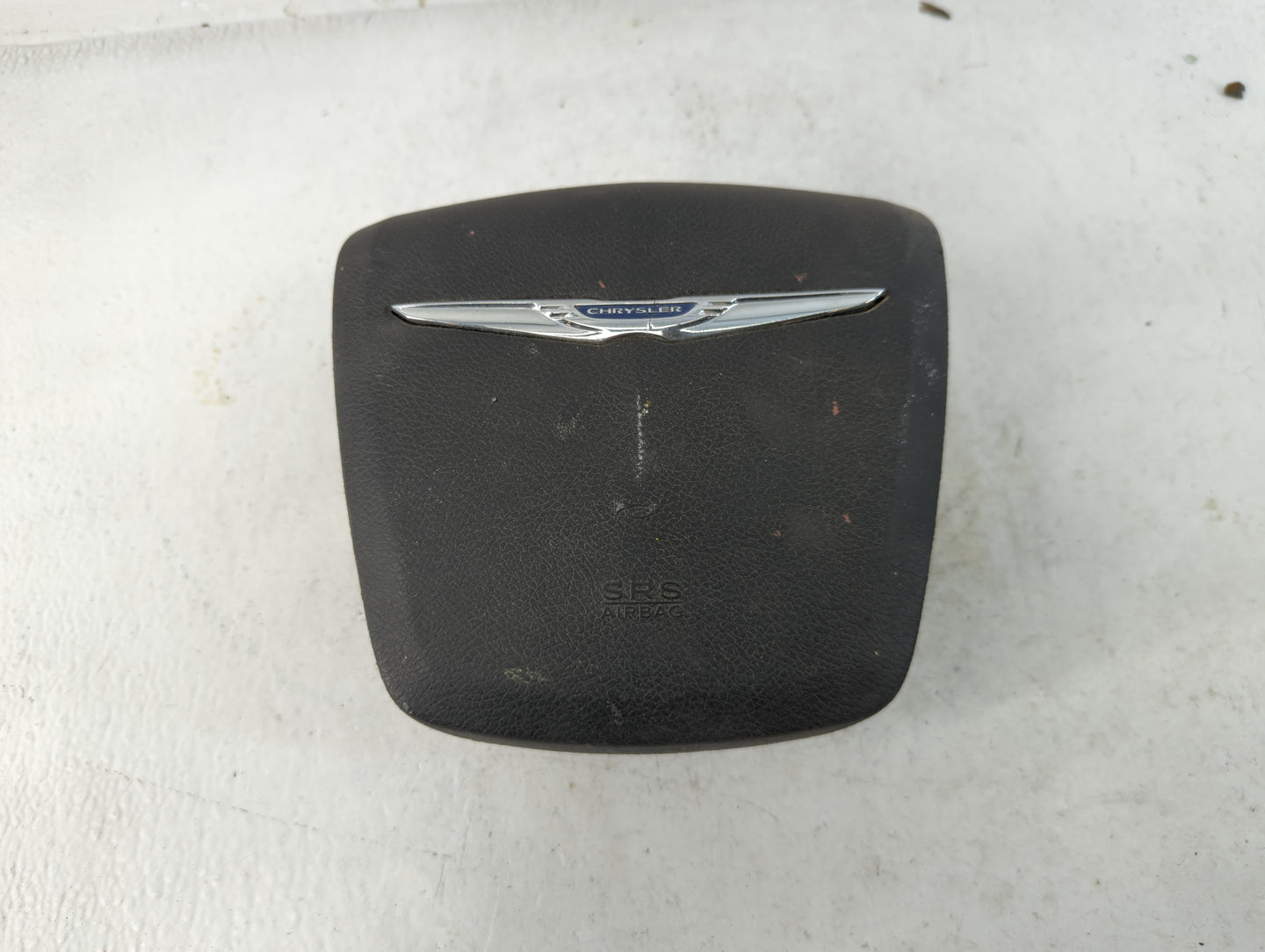 2014 Chrysler Town & Country Air Bag Driver Left Steering Wheel Mounted - Oemusedautoparts1.com
