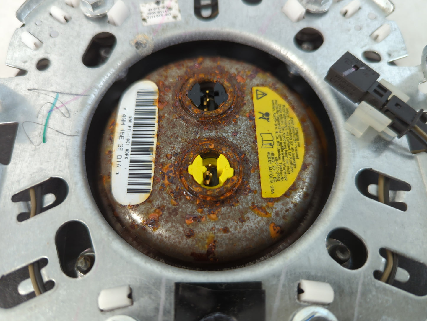 2014 Chrysler Town & Country Air Bag Driver Left Steering Wheel Mounted - Oemusedautoparts1.com