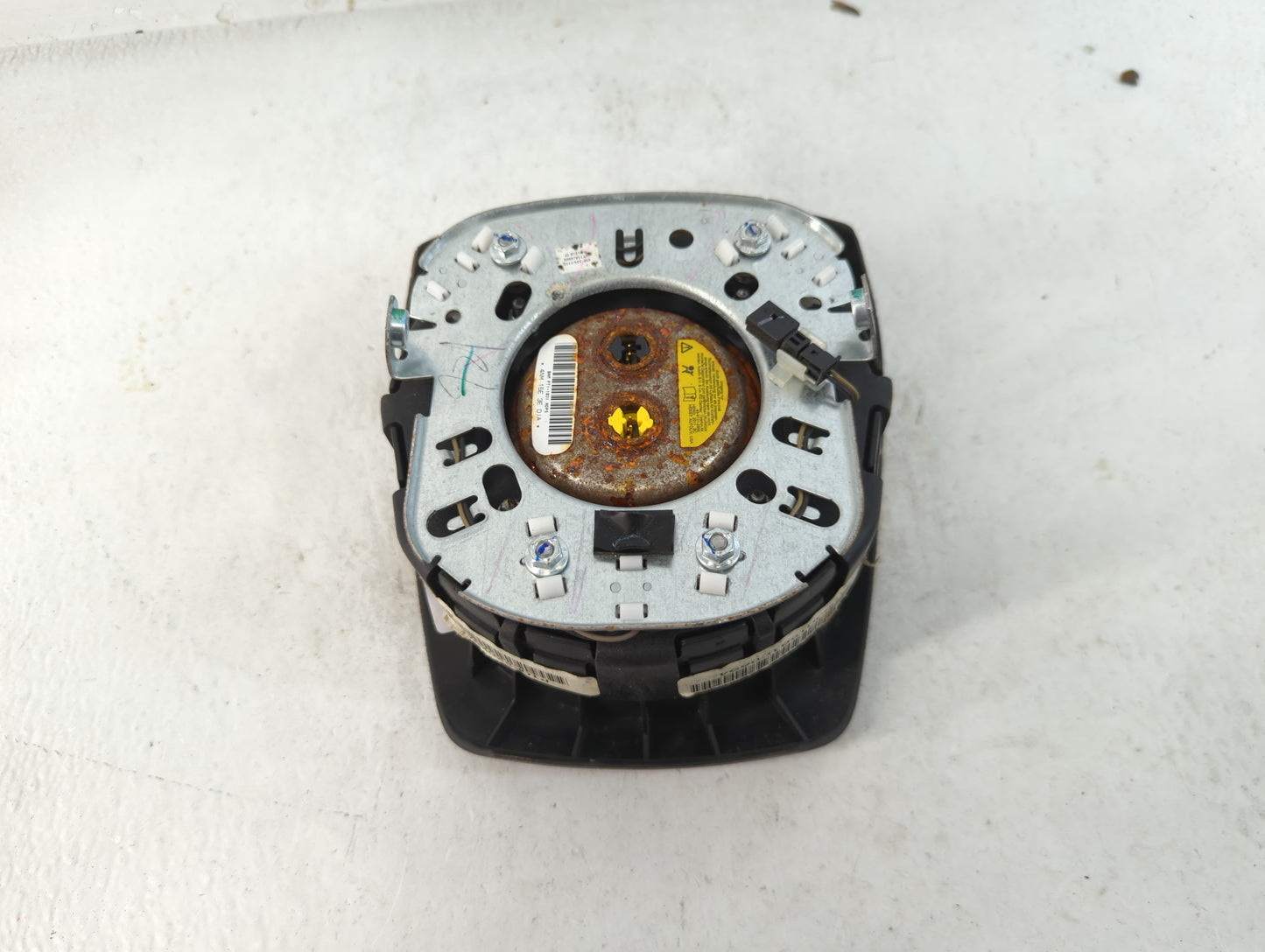 2014 Chrysler Town & Country Air Bag Driver Left Steering Wheel Mounted - Oemusedautoparts1.com