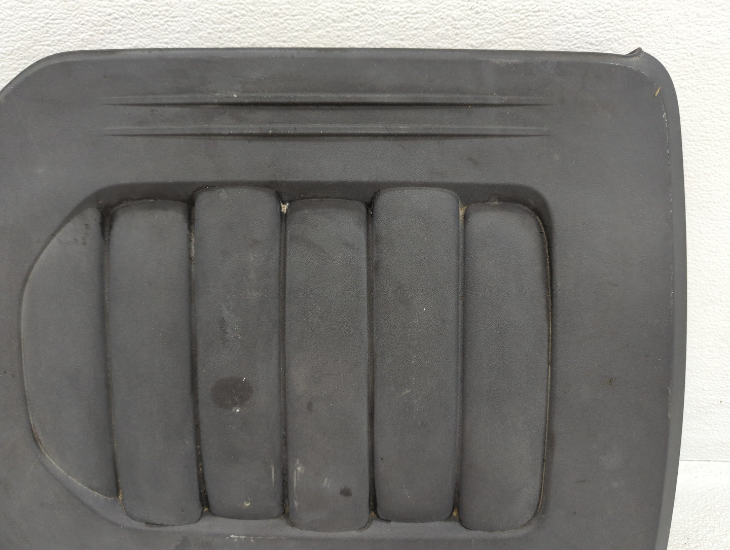 2011 Chrysler Town & Country Engine Cover - Oemusedautoparts1.com