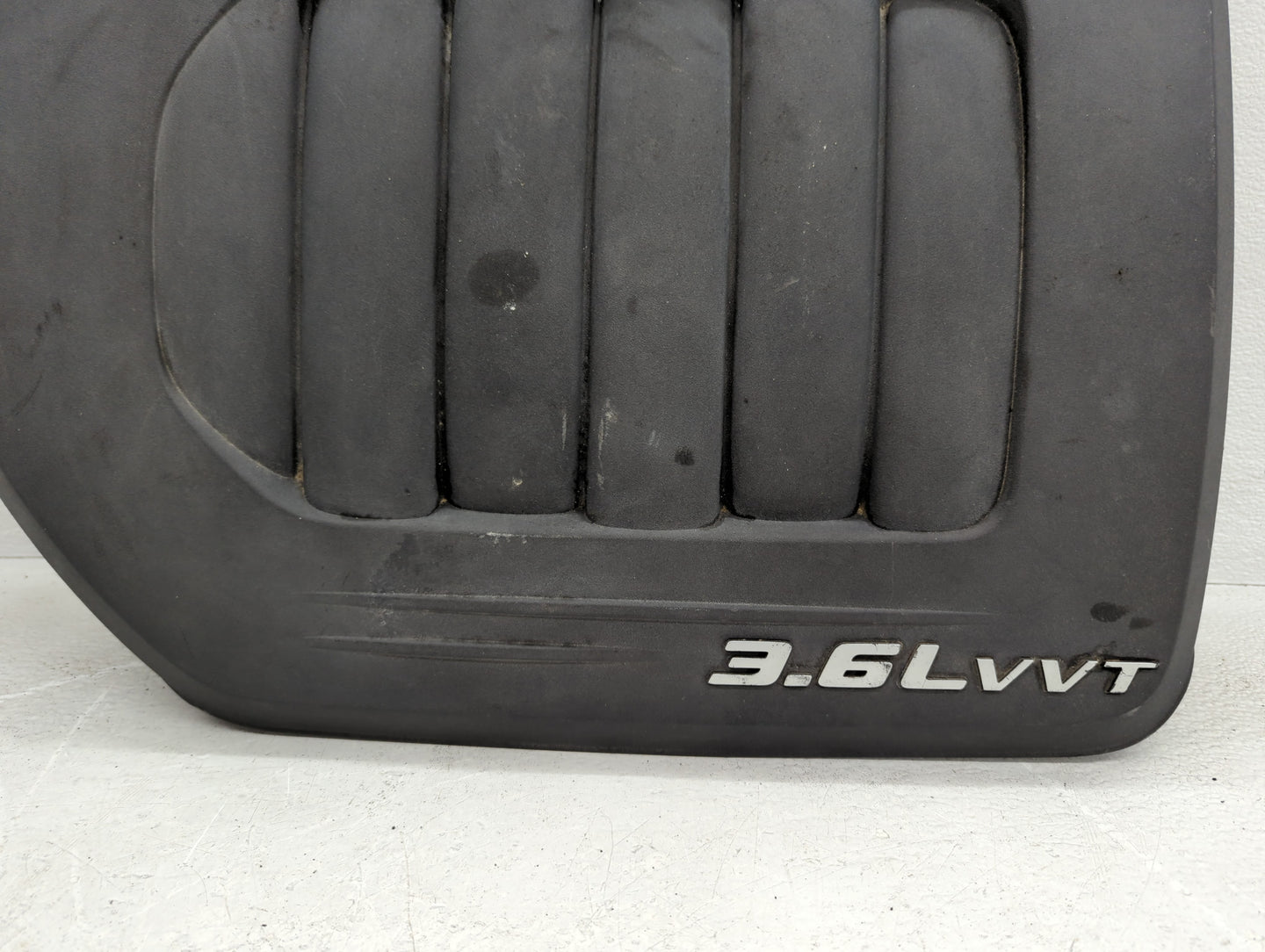 2011 Chrysler Town & Country Engine Cover - Oemusedautoparts1.com