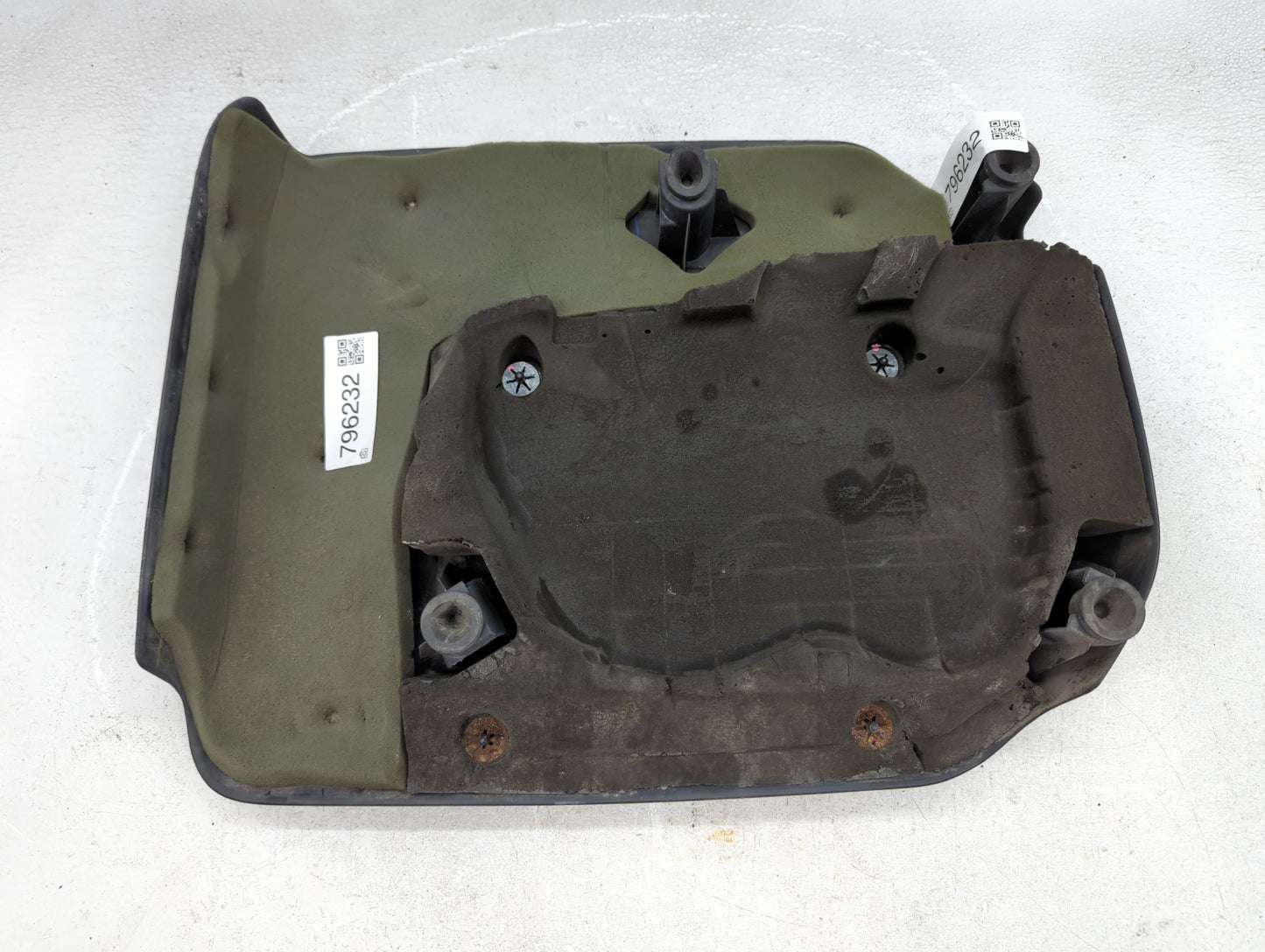 2011 Chrysler Town & Country Engine Cover - Oemusedautoparts1.com