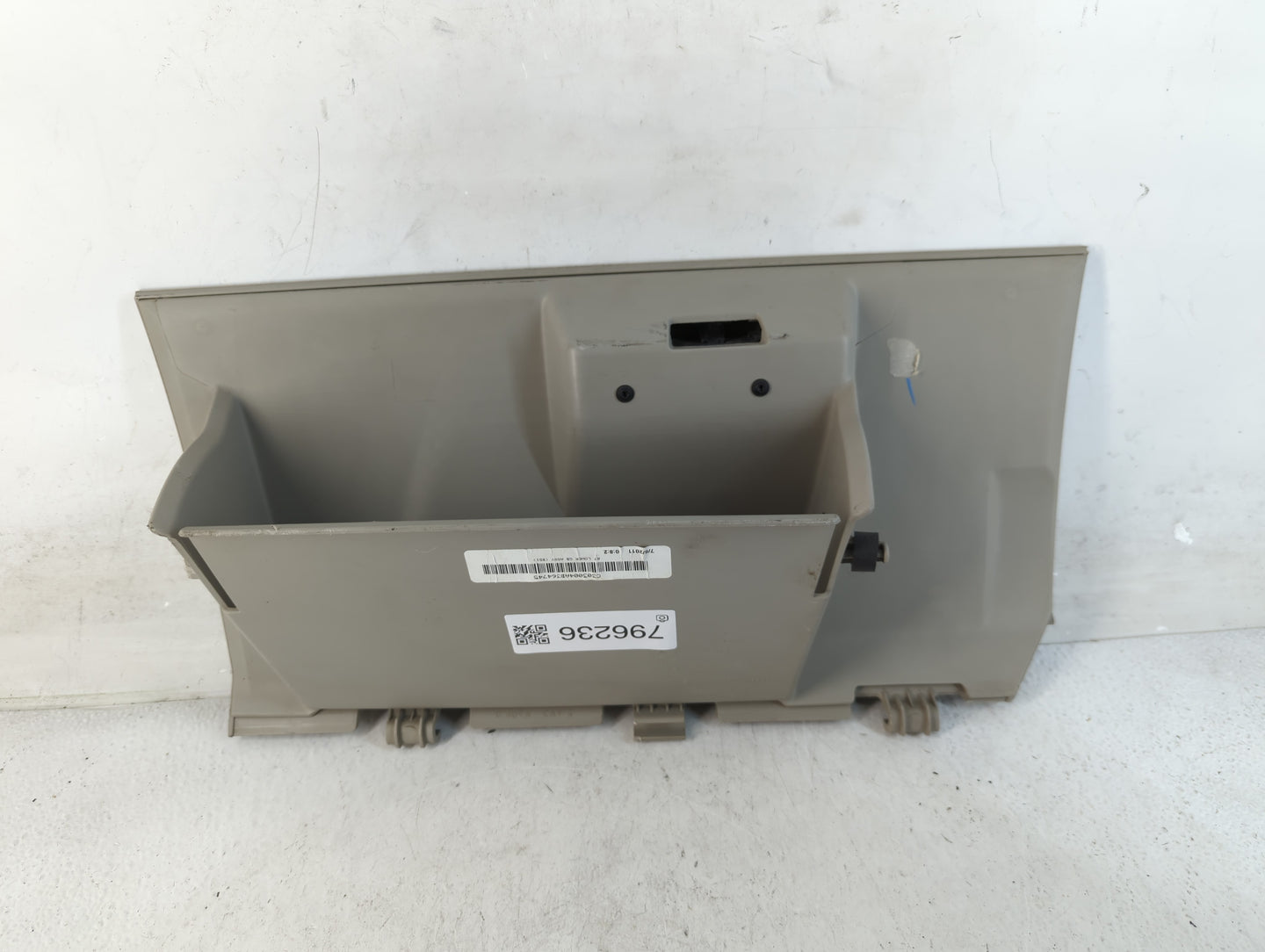 2011 Chrysler Town & Country Passenger Glove Box Door Storage Compartment 796236 - Oemusedautoparts1.com