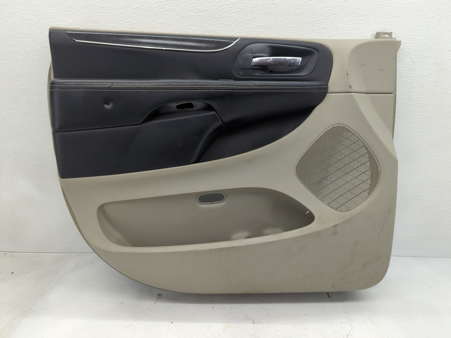 2011 Chrysler Town & Country Front Left Driver Interior Door Panel Trim - Oemusedautoparts1.com