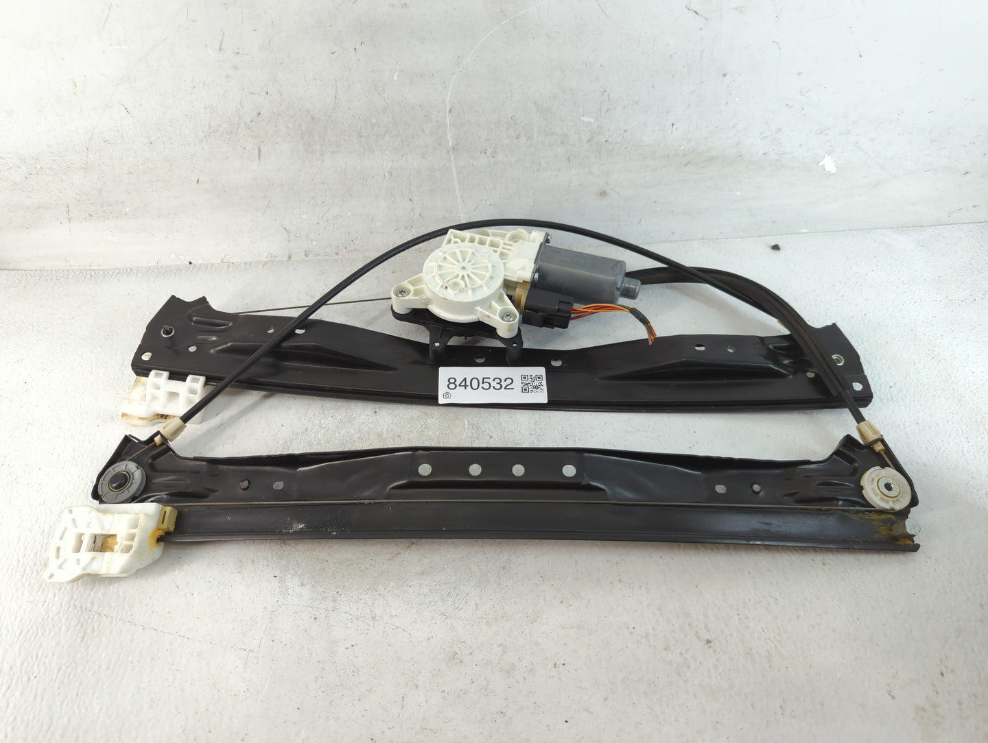 2008-2016 Chrysler Town & Country Window Regulator Passenger Front - Oemusedautoparts1.com