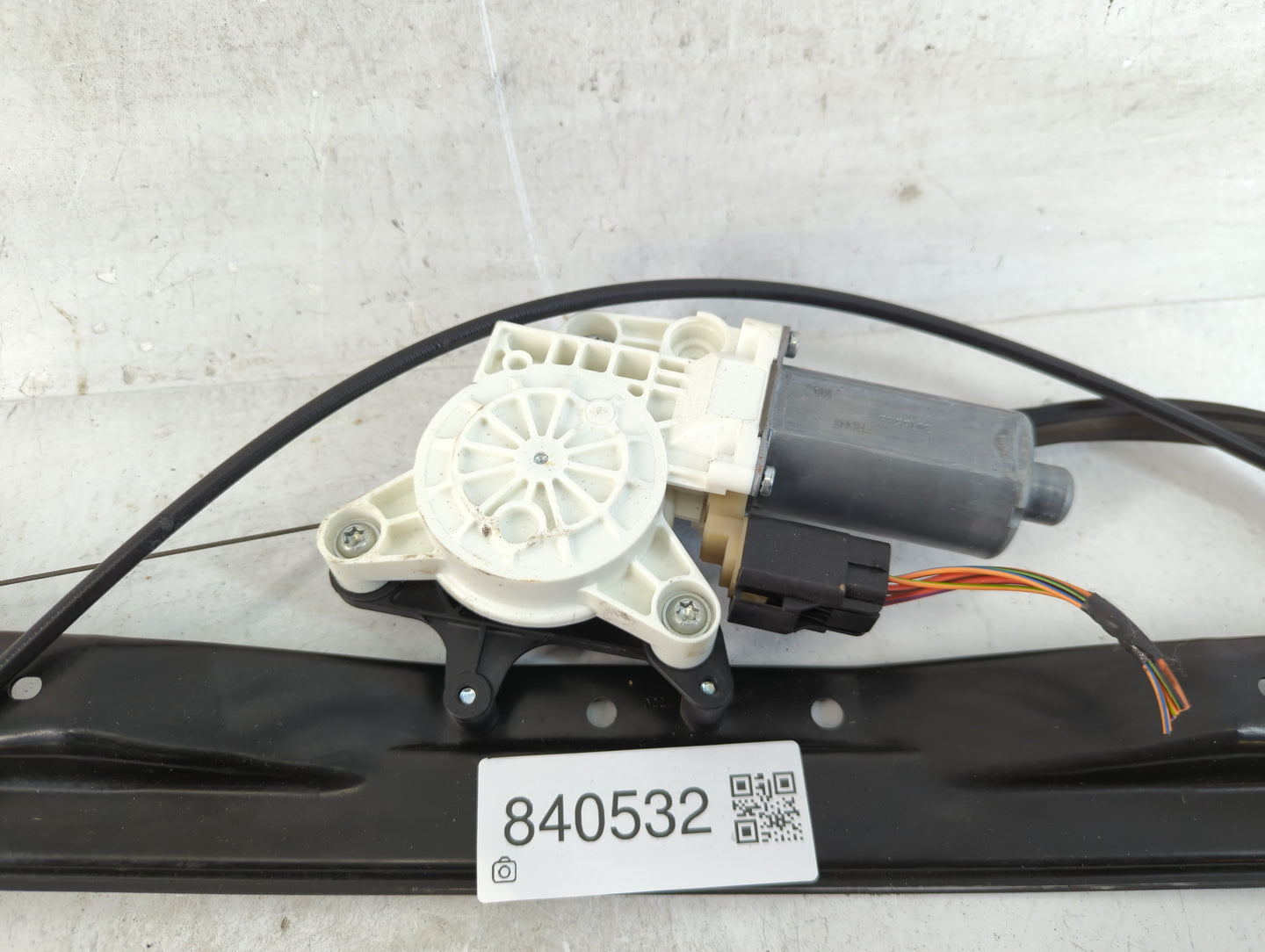 2008-2016 Chrysler Town & Country Window Regulator Passenger Front - Oemusedautoparts1.com