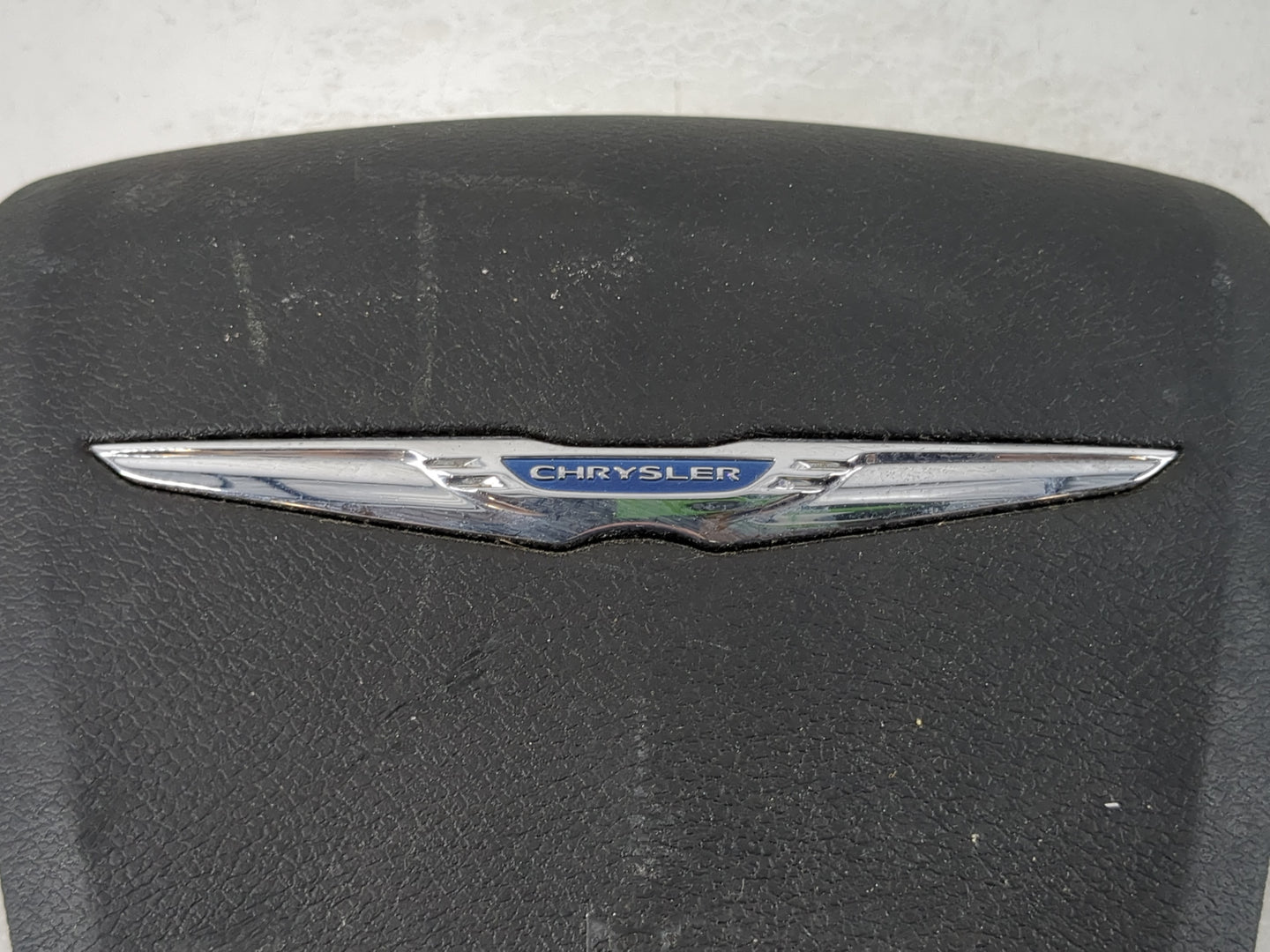 2014-2016 Chrysler Town & Country Air Bag Driver Left Steering Wheel Mounted P/N:(C)6861120 (P)1QK22DX9AF Fits OEM Used Auto