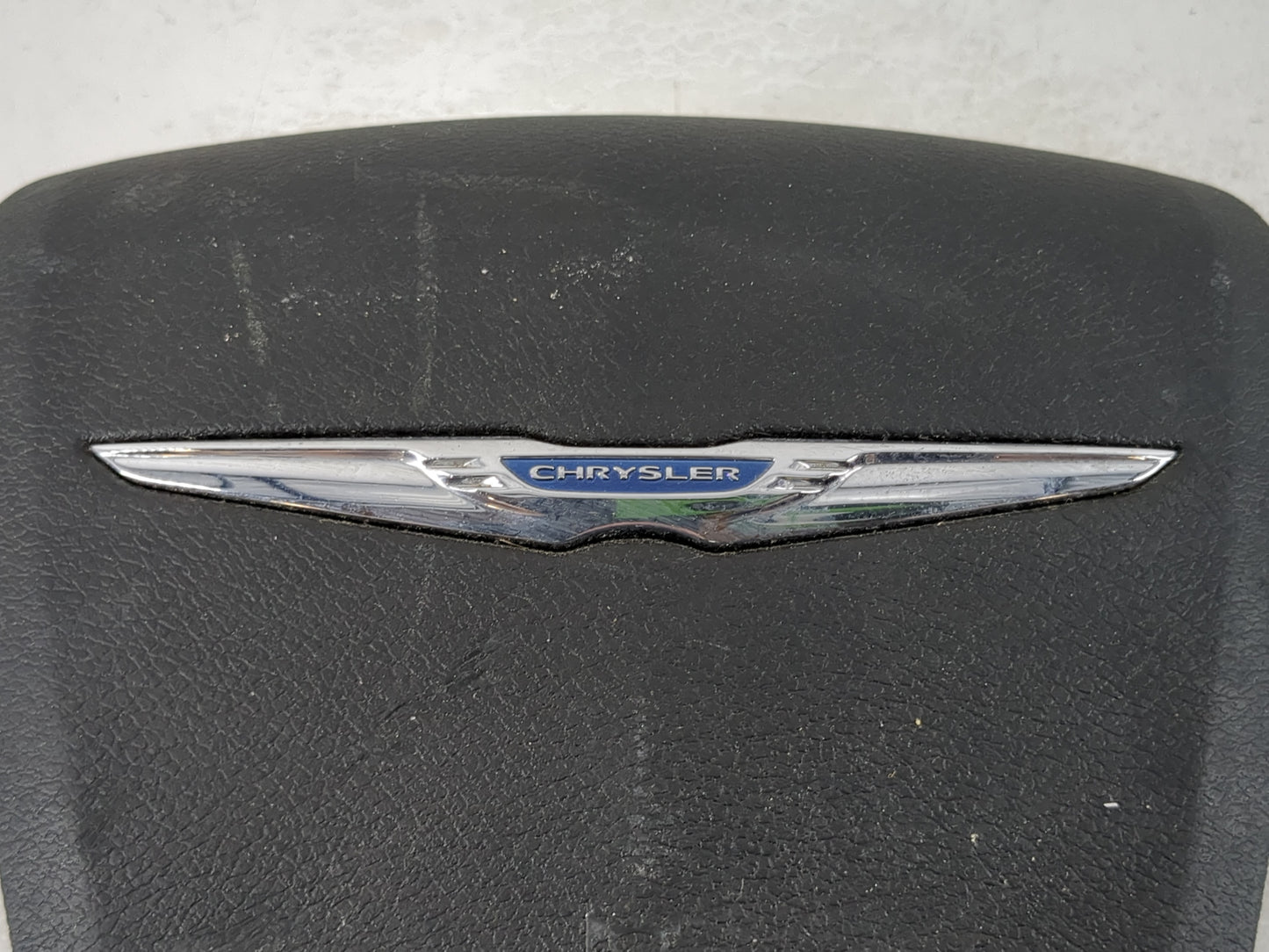 2014-2016 Chrysler Town & Country Air Bag Driver Left Steering Wheel Mounted P/N:(C)6861120 (P)1QK22DX9AF Fits OEM Used Auto