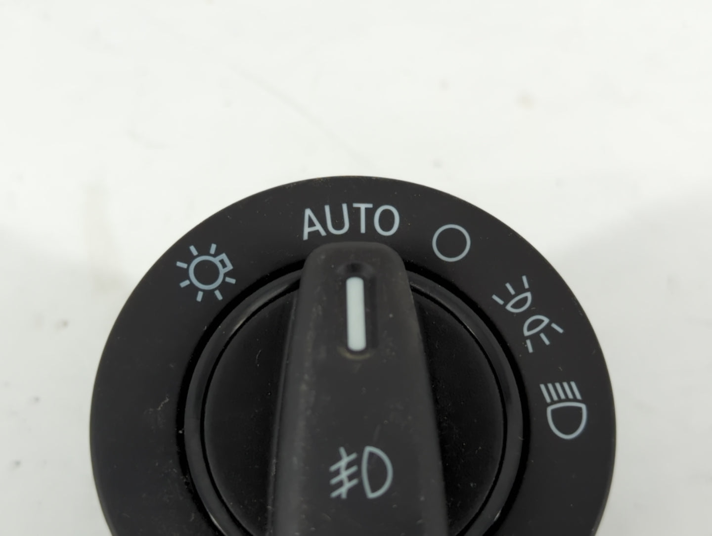 2011 Chrysler Town & Country Headlight Head Light Switch Lamp Control - Oemusedautoparts1.com