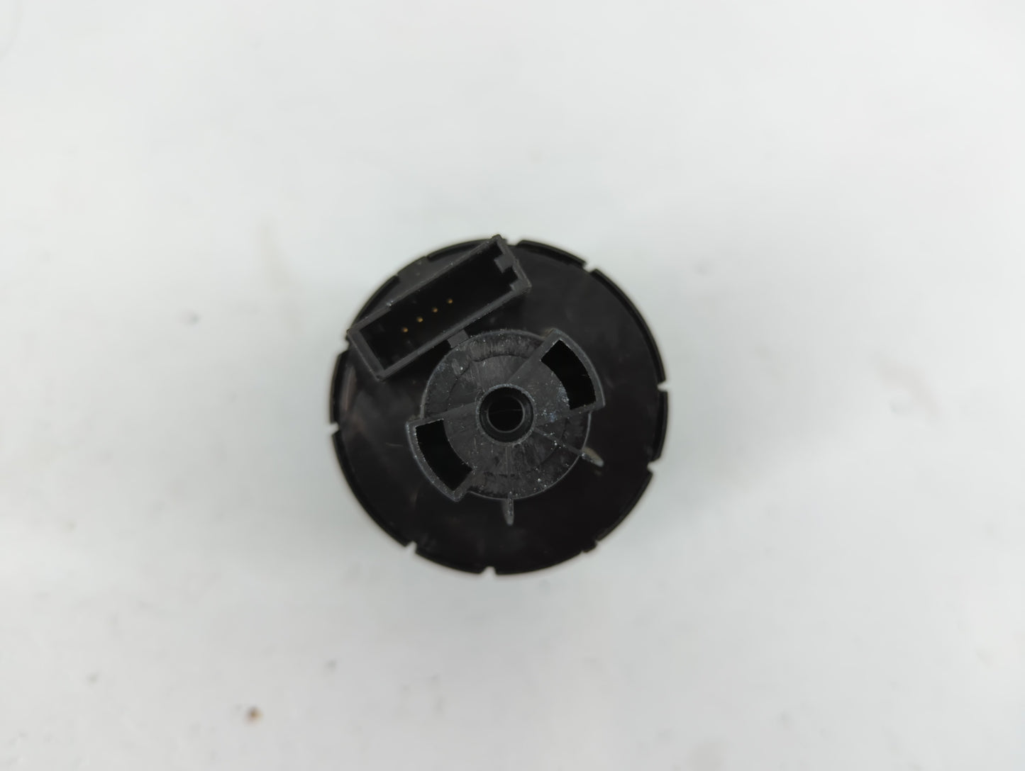 2011 Chrysler Town & Country Headlight Head Light Switch Lamp Control - Oemusedautoparts1.com