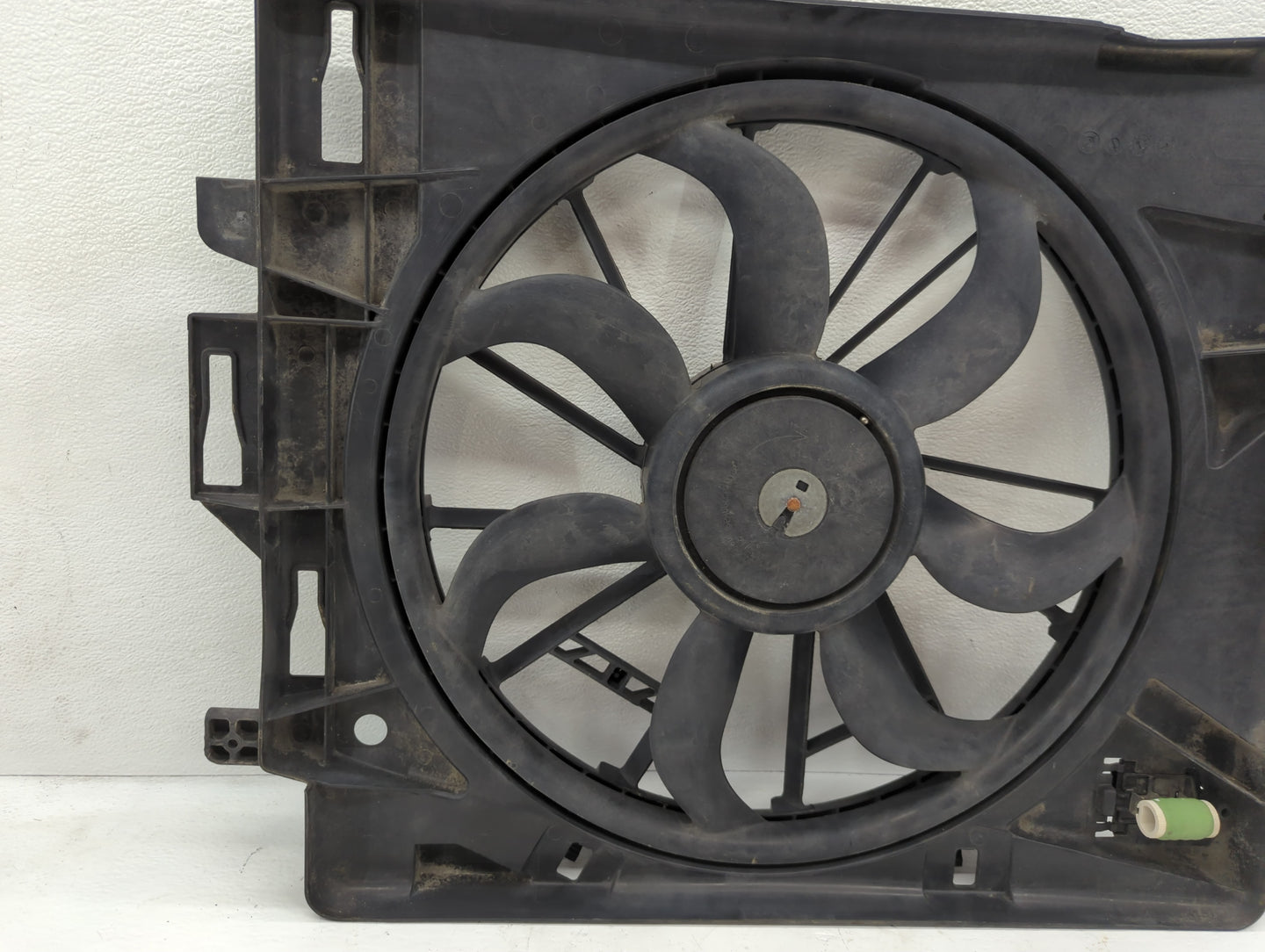 2008-2016 Chrysler Town & Country Electric Cooling Motor - Oem - Oemusedautoparts1.com